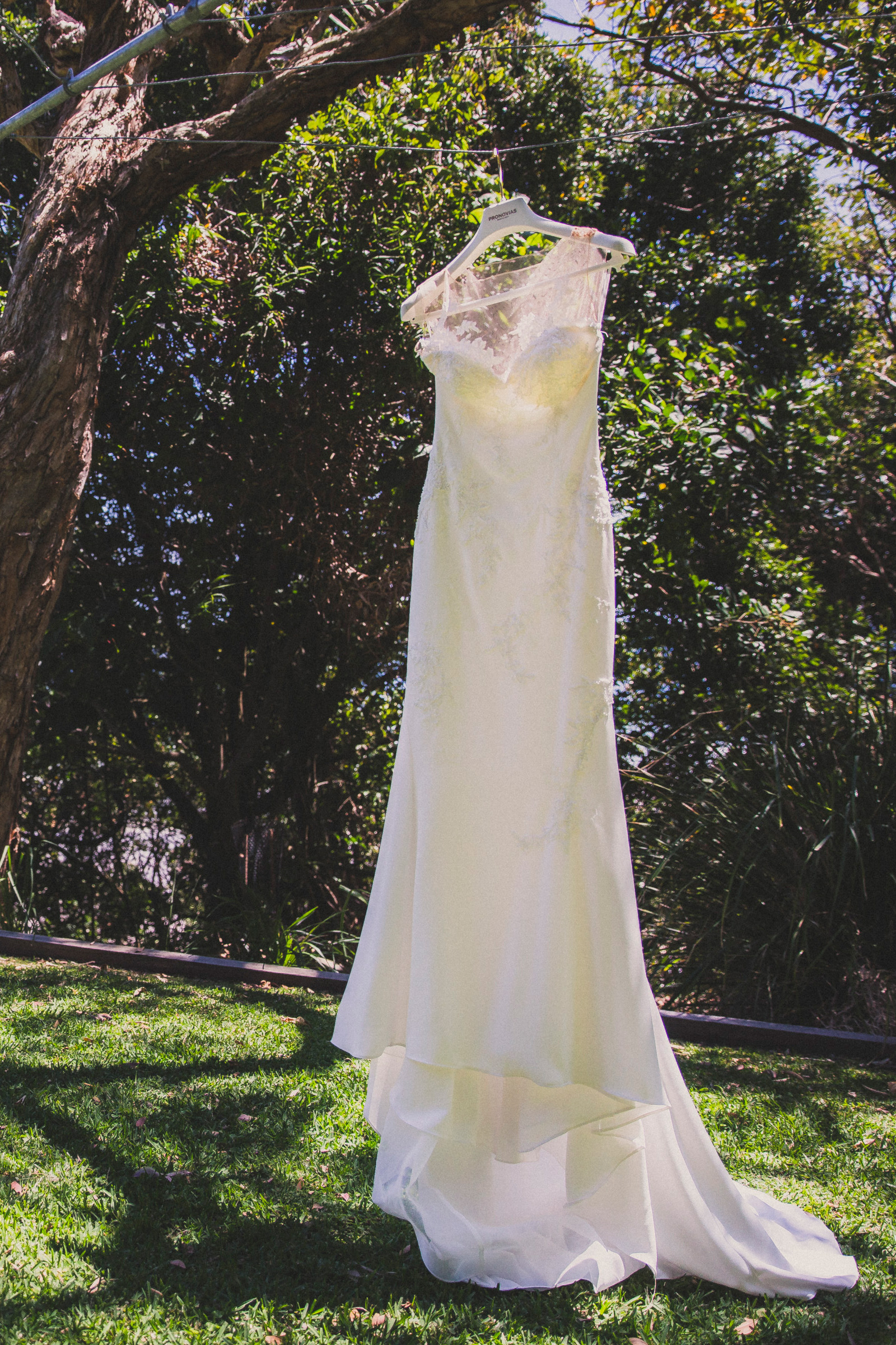 Lena_Lincoln_Byron-Bay-Wedding_SBS_003