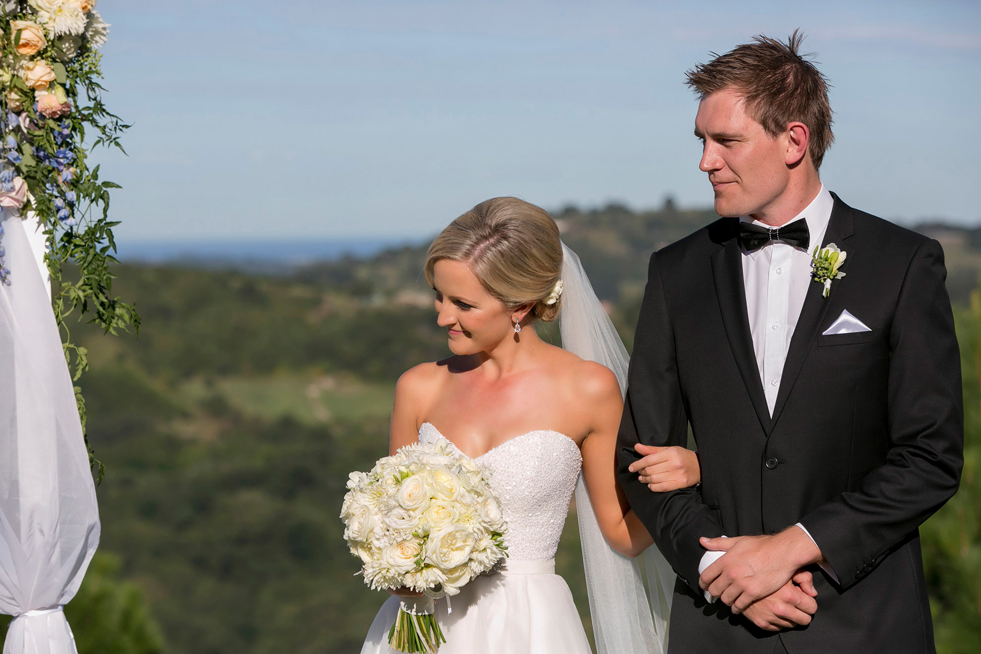 Louise_Matt_Romantic-Outdoor-Wedding_015