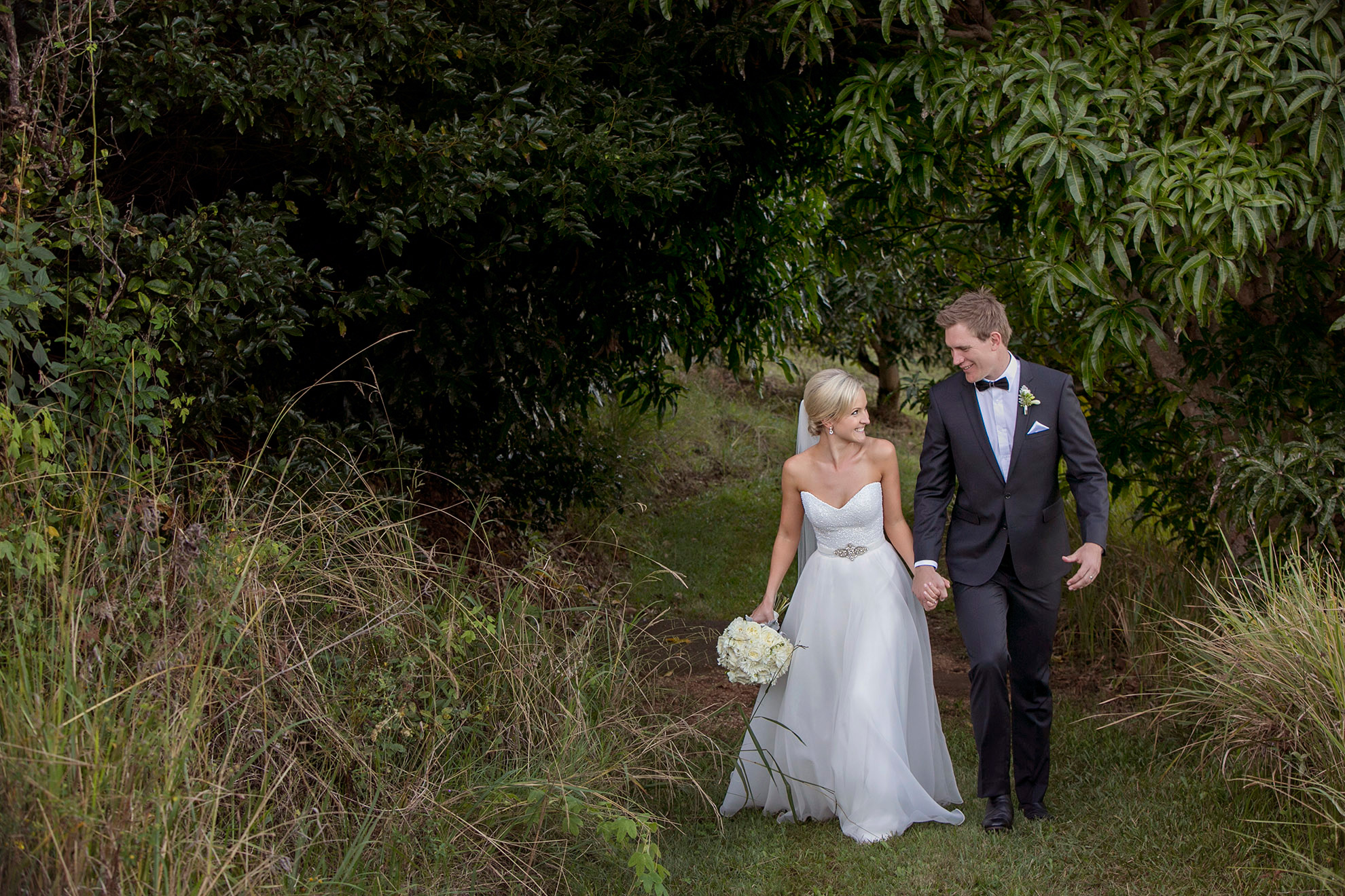 Louise_Matt_Romantic-Outdoor-Wedding_021