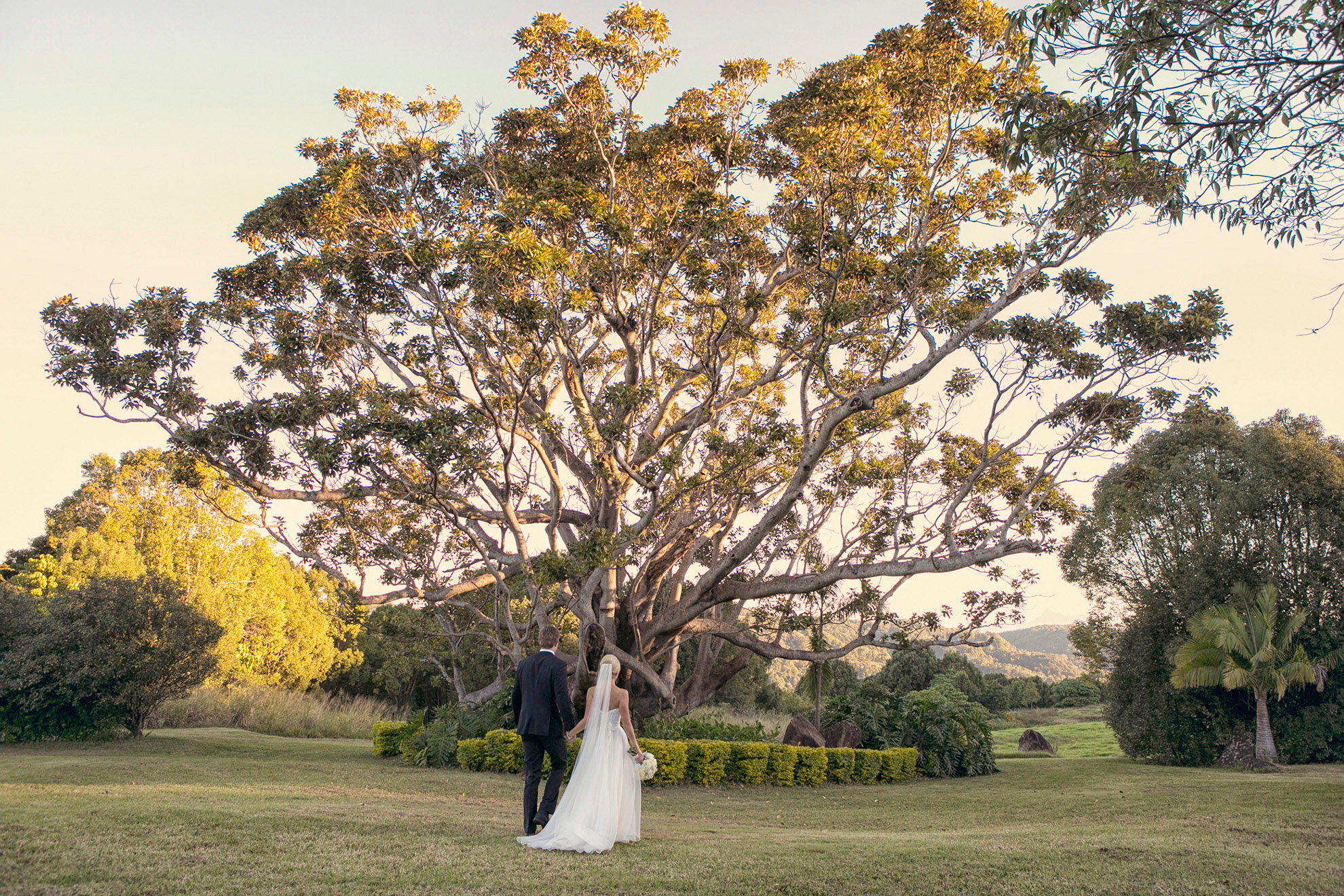 Louise_Matt_Romantic-Outdoor-Wedding_022