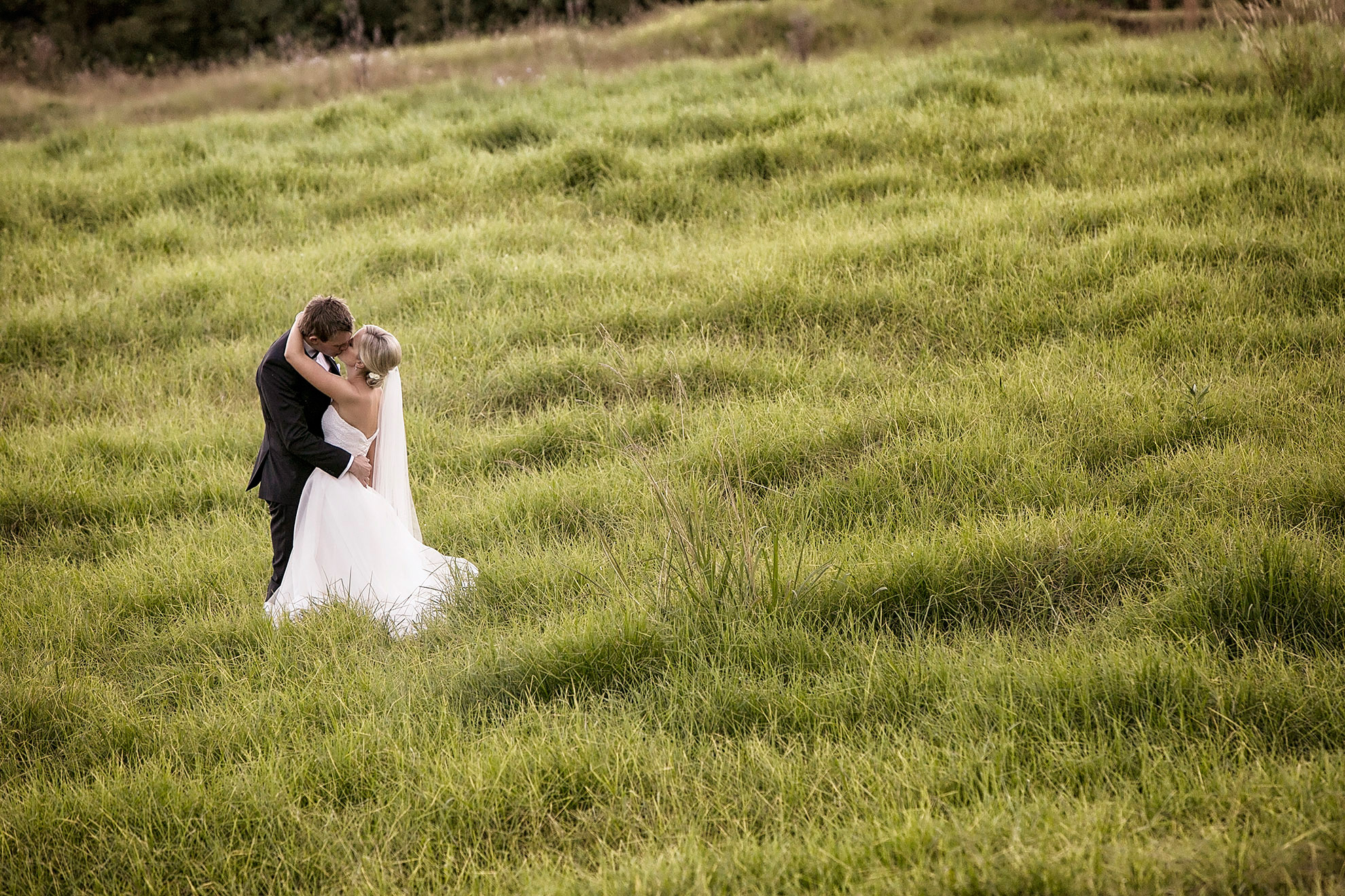 Louise_Matt_Romantic-Outdoor-Wedding_025