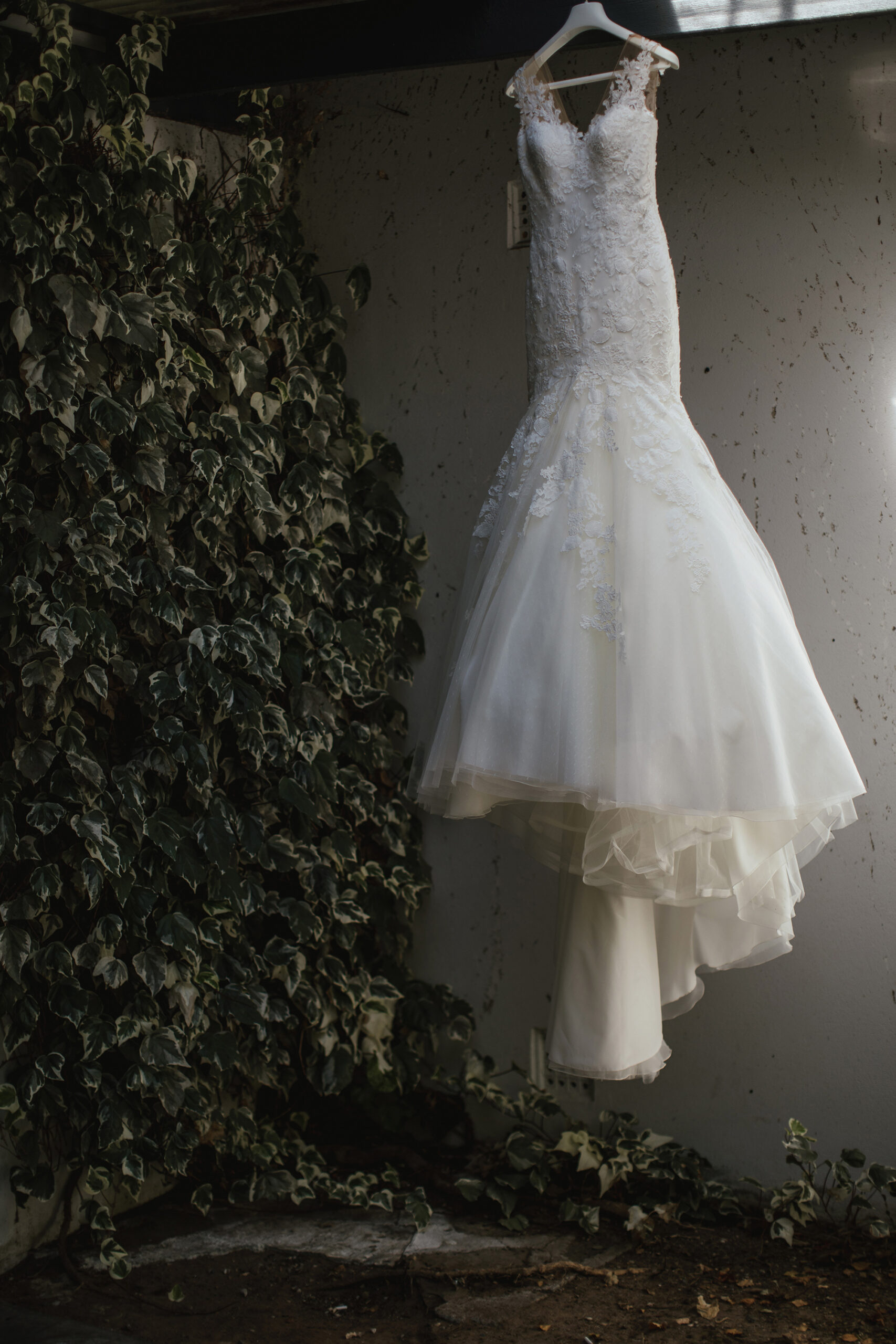 Monique_Alex_Elegant-Floral-Wedding_Whitewall-Photography_SBS_001