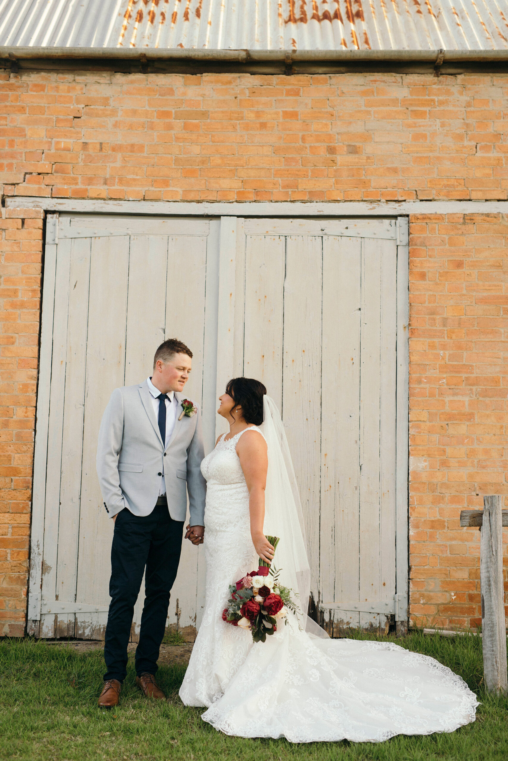 Nicole Andrew Elegant Barn Wedding Sean Danni Wedding Photographers 026 scaled