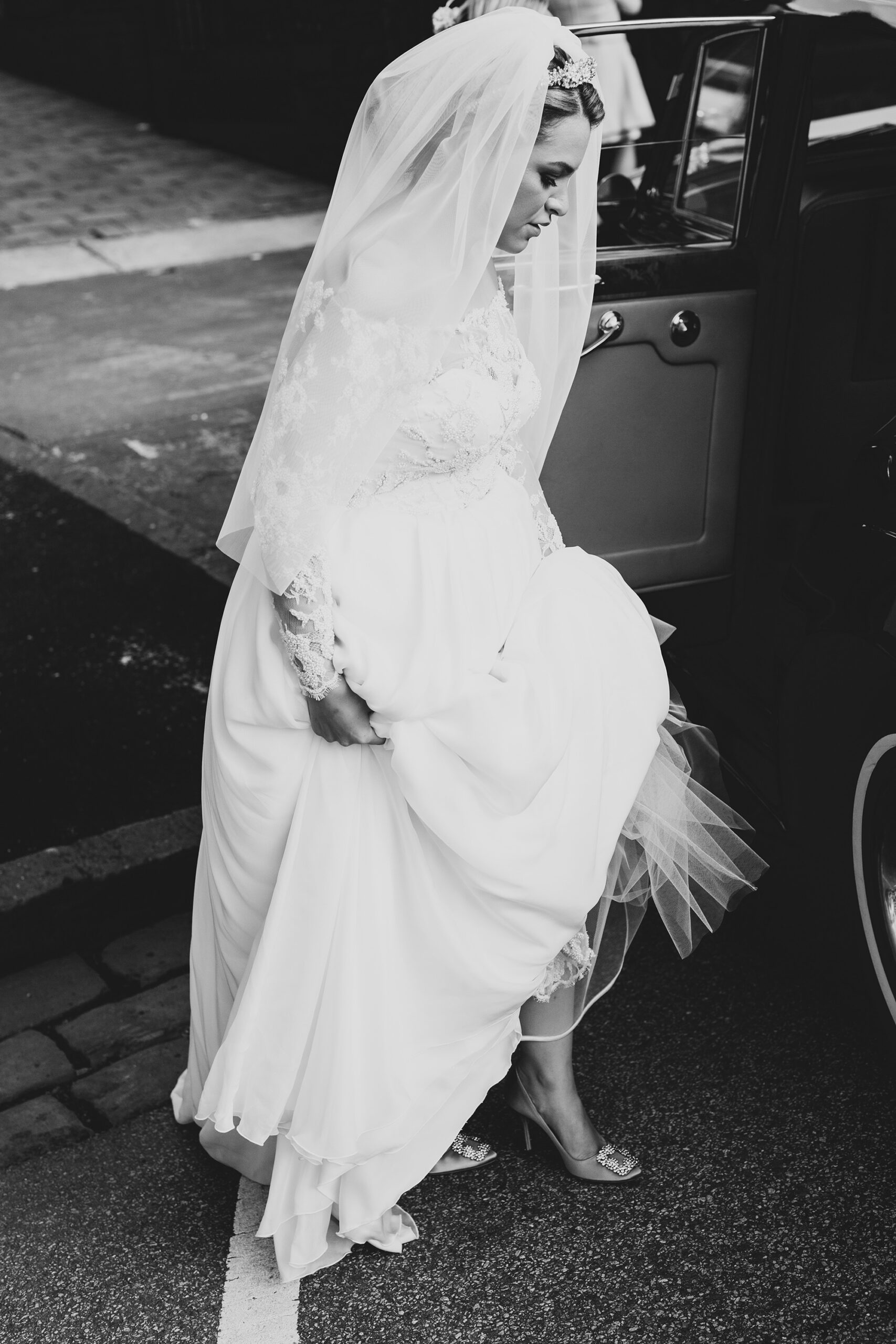 Nicole_James_Elegant-Wedding_Madeleine-Chiller-Photography_013