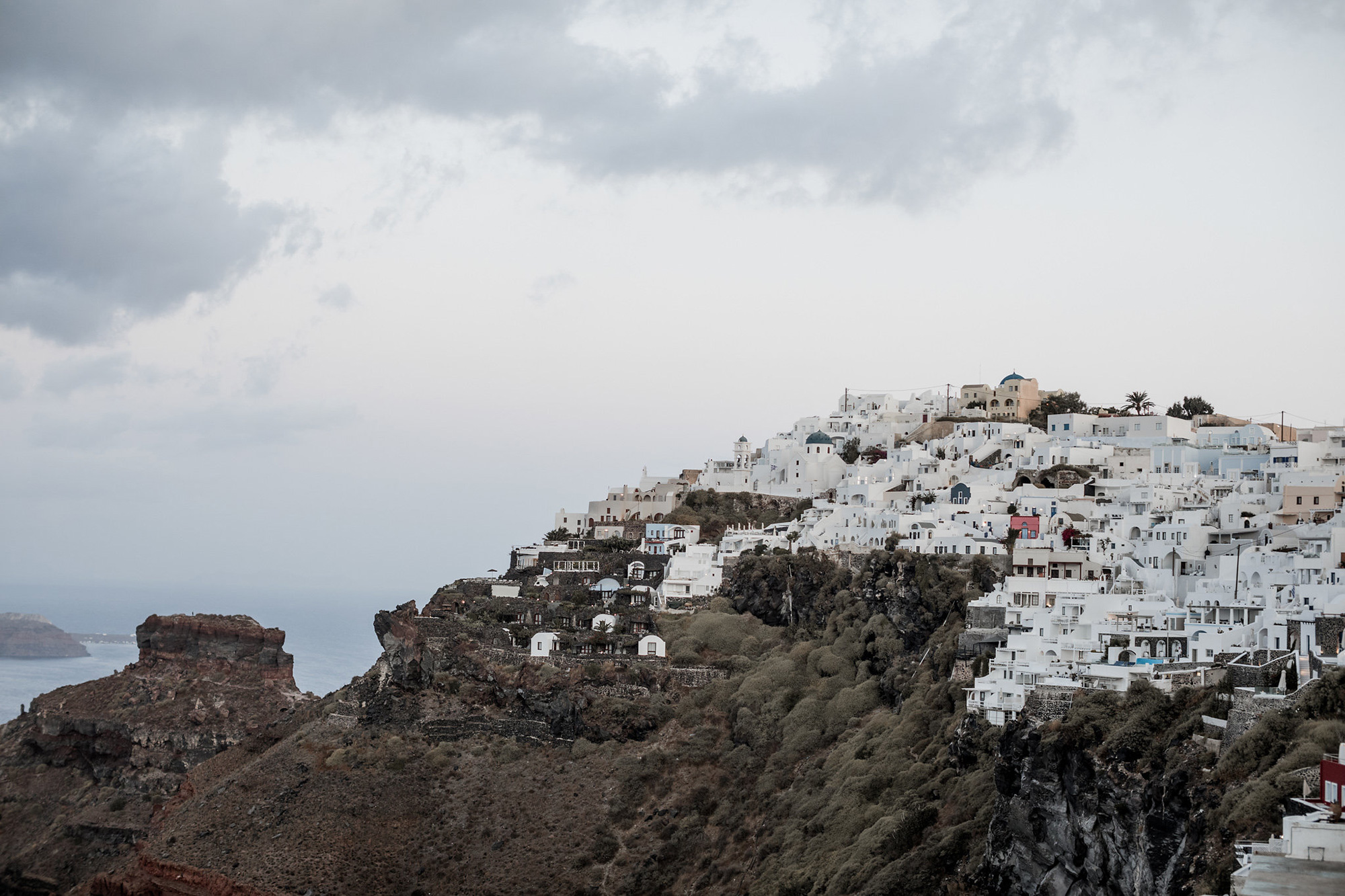 Nicole Michael Santorini Elopement Lilly Red 010