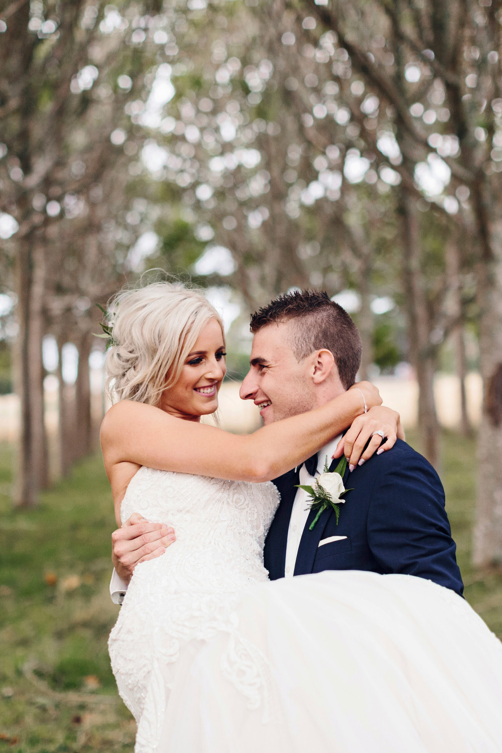 Sand between their toes: Nicole and Ryan's elegant beach wedding | Easy ...