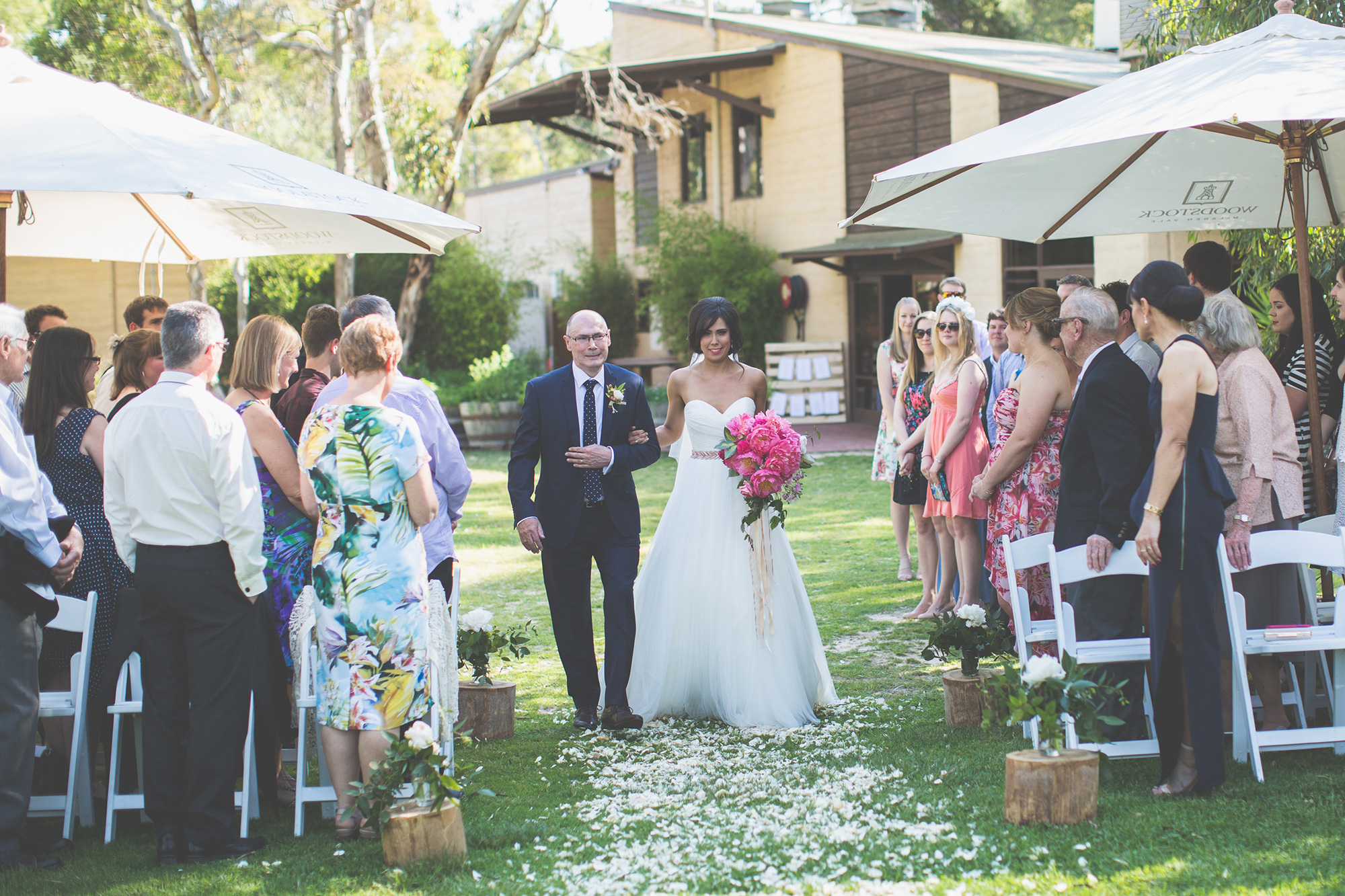 Phoebe_Travis_Romantic-Vineyard-Wedding_019