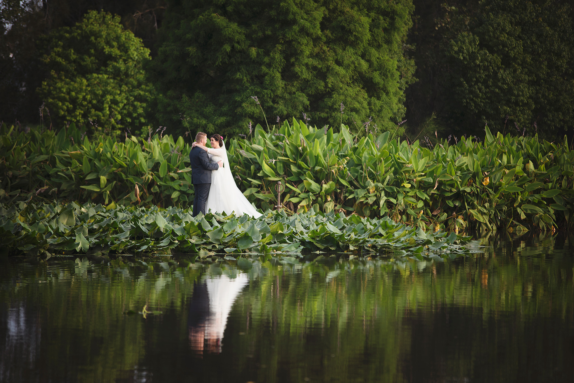 Rebecca_Ollie_Garden-Wedding_031