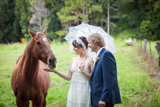 Roslyn_Adam_Vintage-Surf-Wedding_028