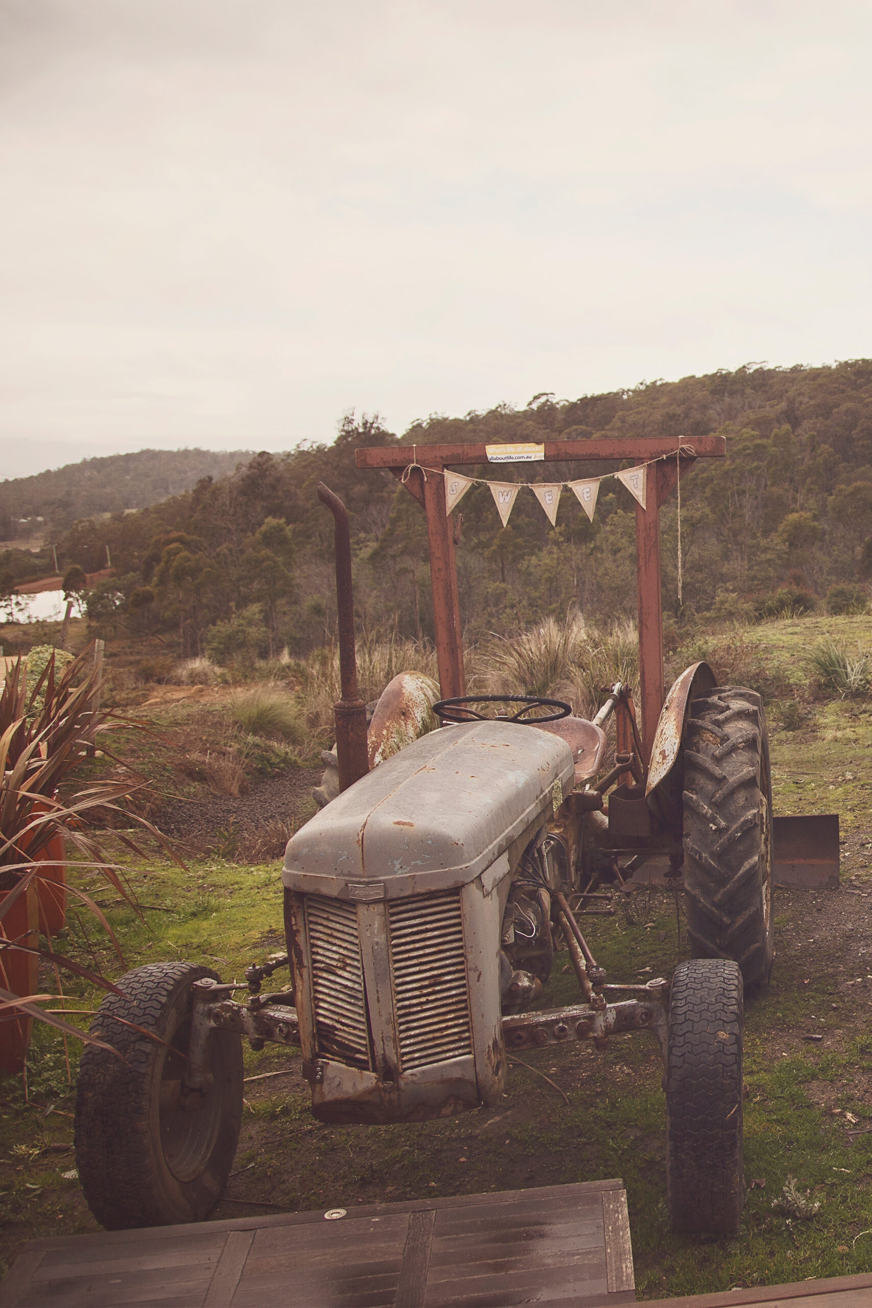 Sam_Nathan_Rustic-Country-Wedding_SBS_001