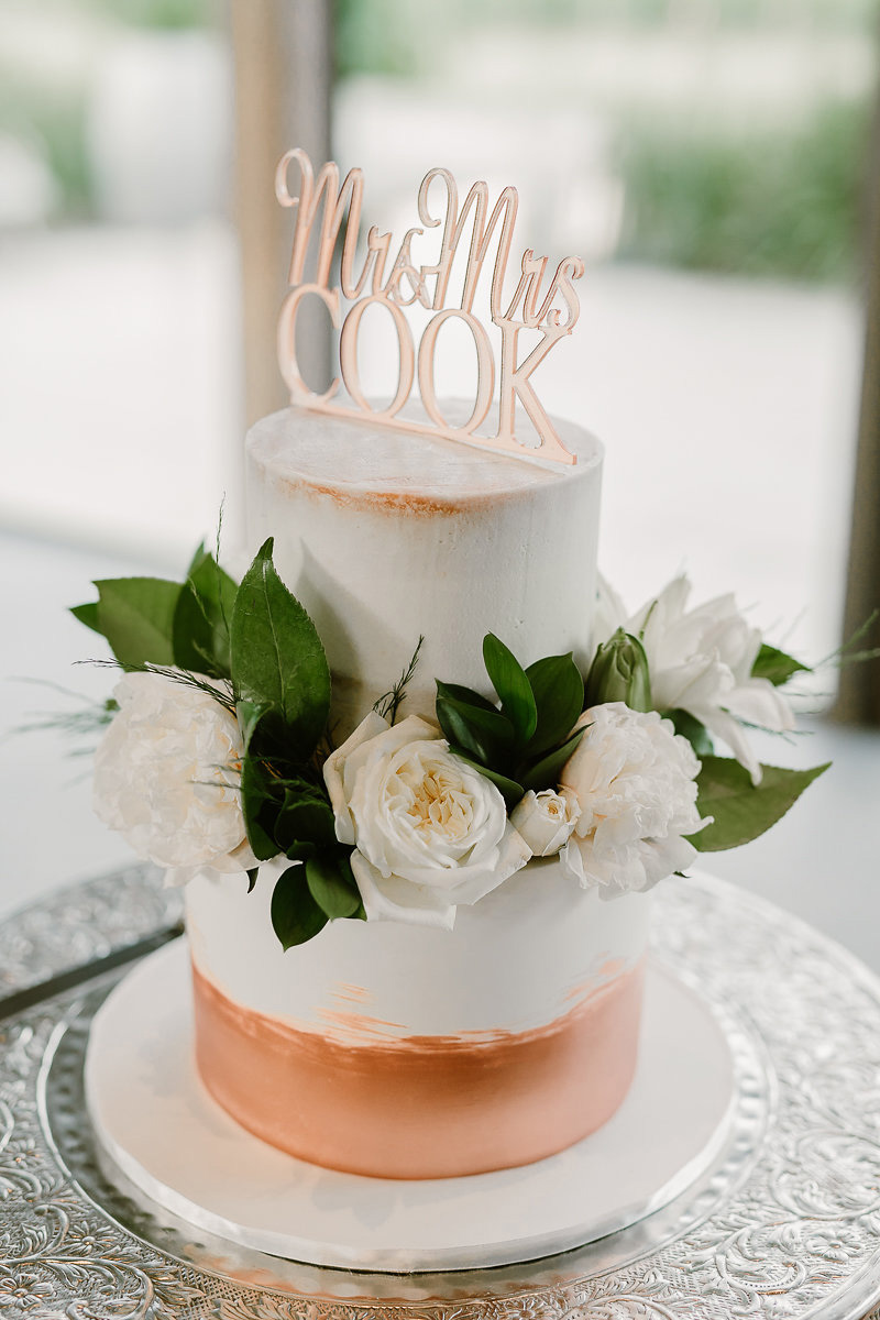 Shannon_Brad_Luxe-Rustic-Wedding_Blossom-Daisy-Creative_050