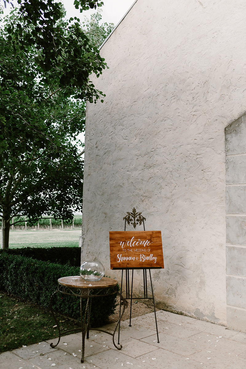 Shannon_Brad_Luxe-Rustic-Wedding_Blossom-Daisy-Creative_SBS_016