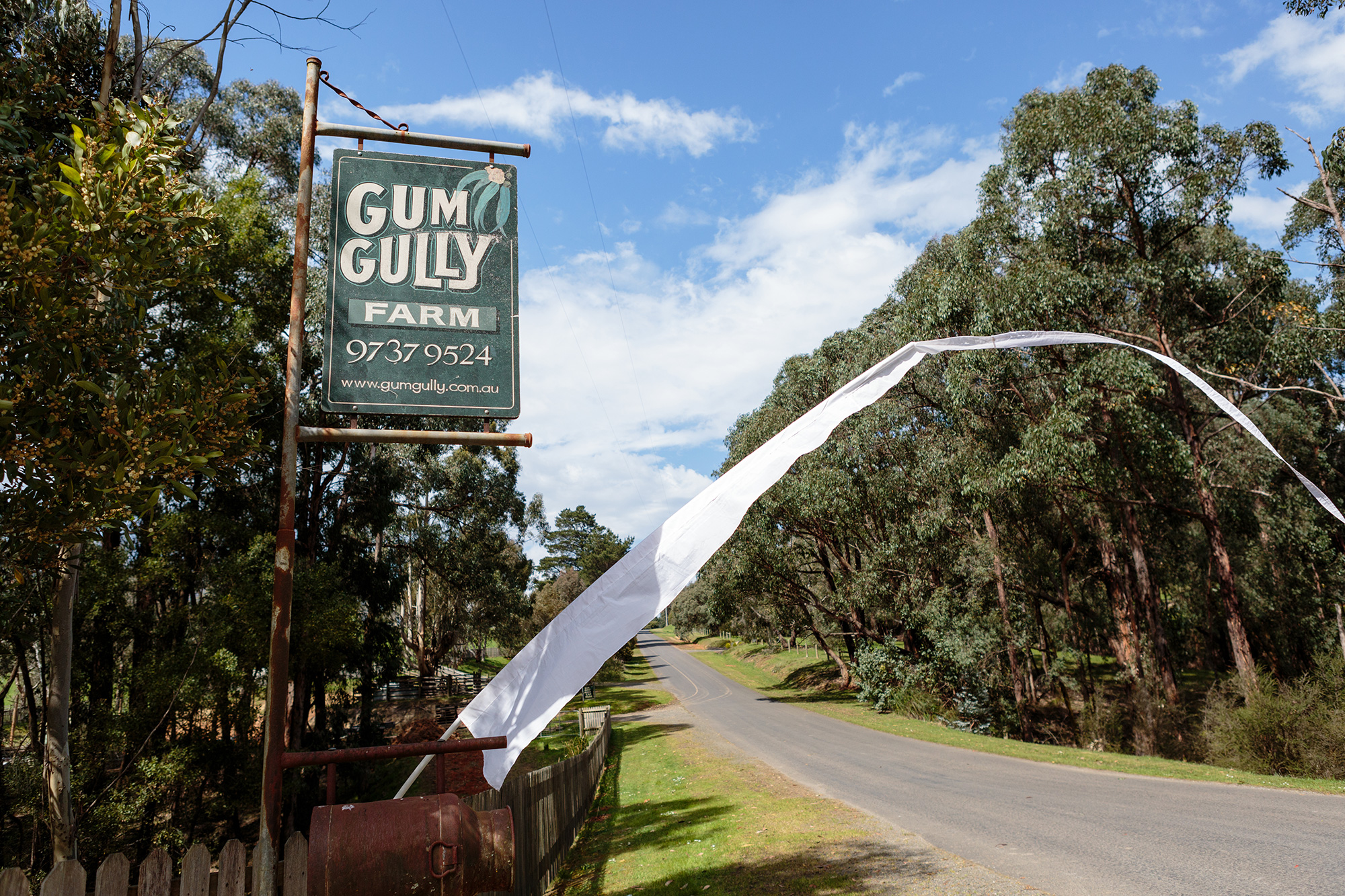 Stacey_Andrew_Rustic-Farm-Wedding_Alan-Rogers-Photography_006