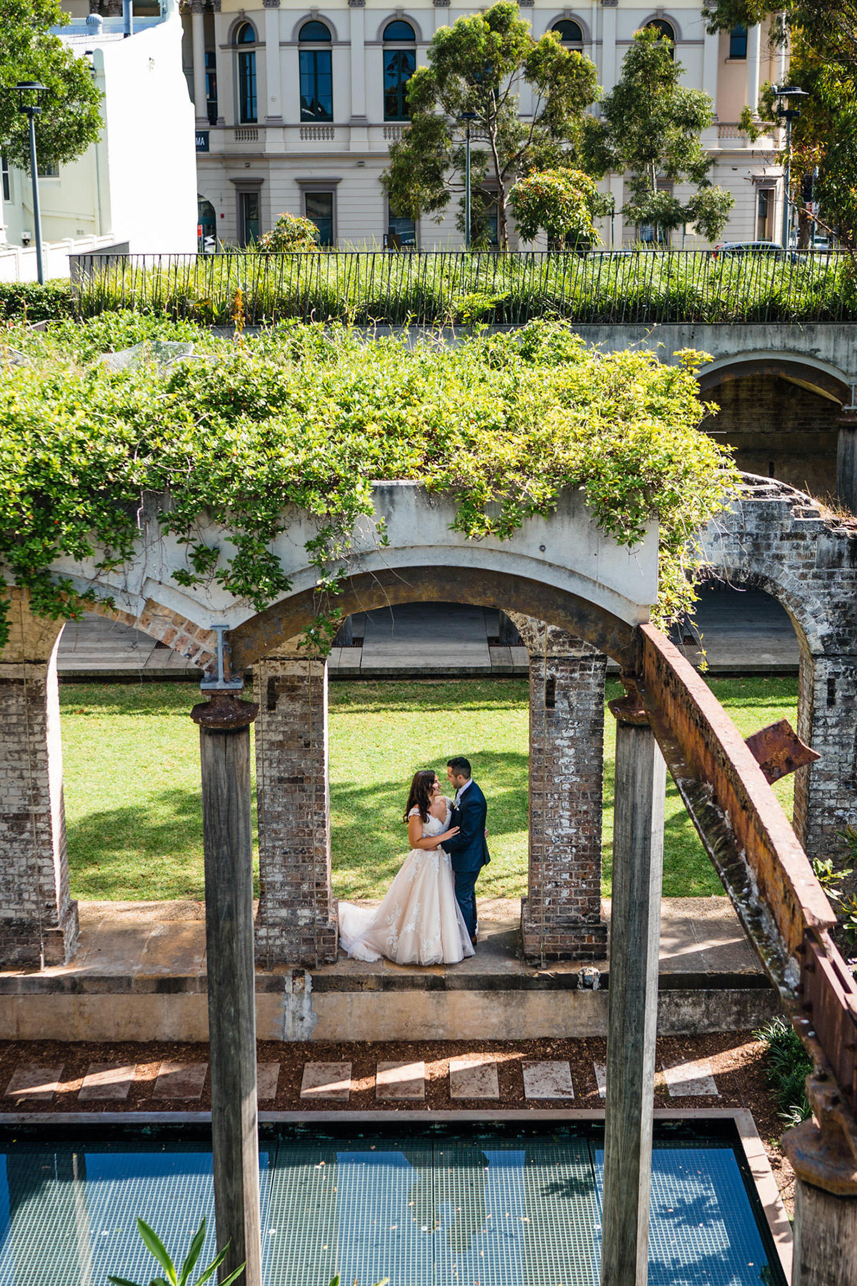 Stephanie Chris Simple Garden Wedding Sam Wyper Photography SBS 027