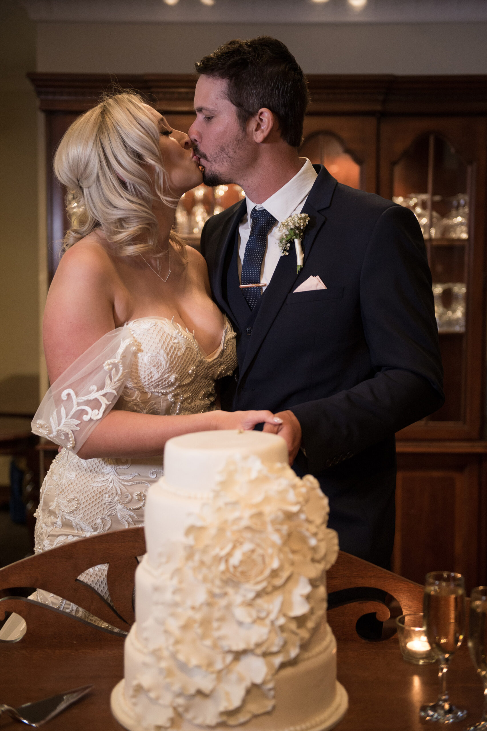 Stephanie_Daniel_Glamorous-Romance-Wedding_Rezolution-Photography_050