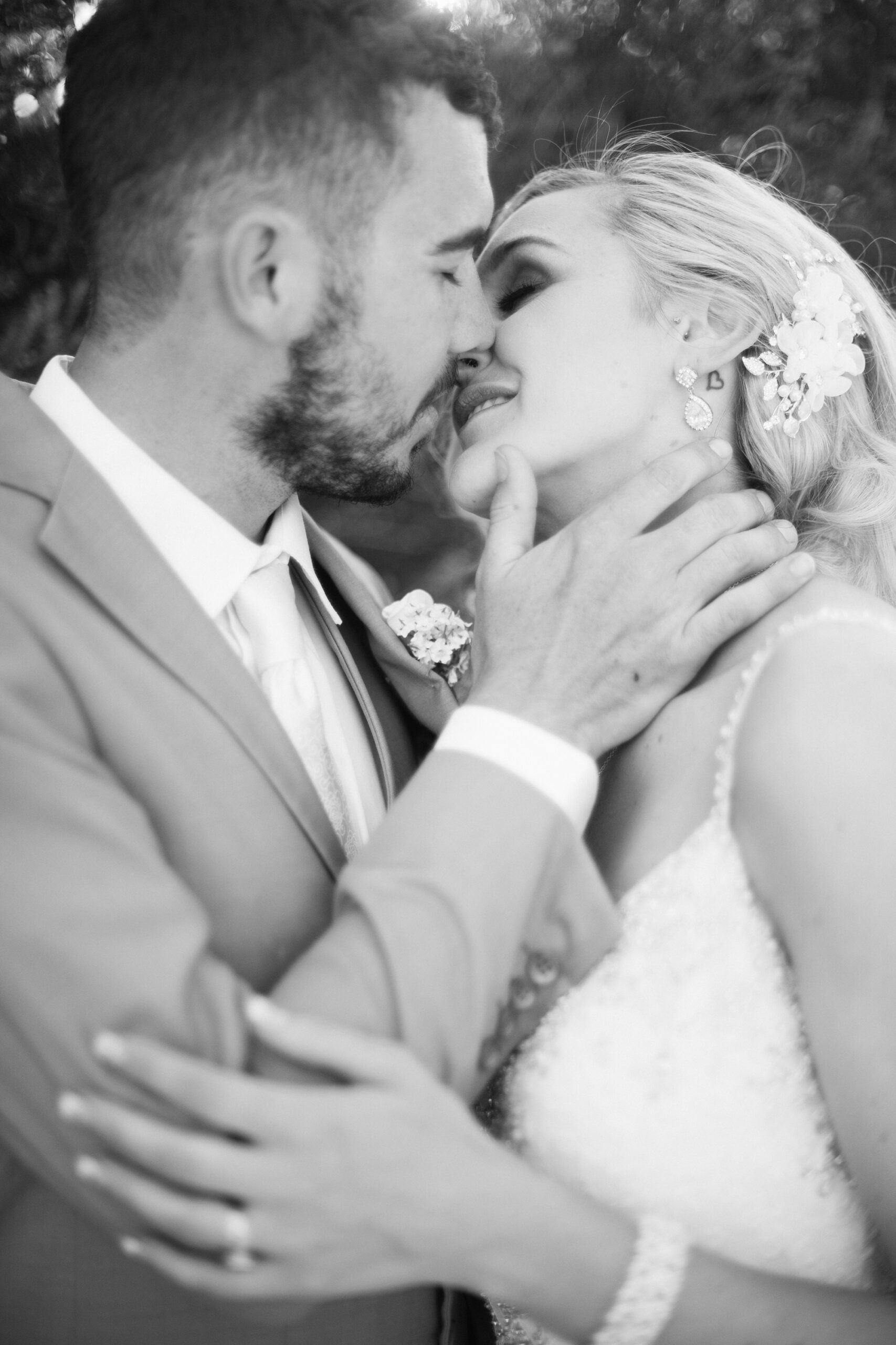 Tamlyn_Josh_Romantic-Vintage-Wedding_SBS_017