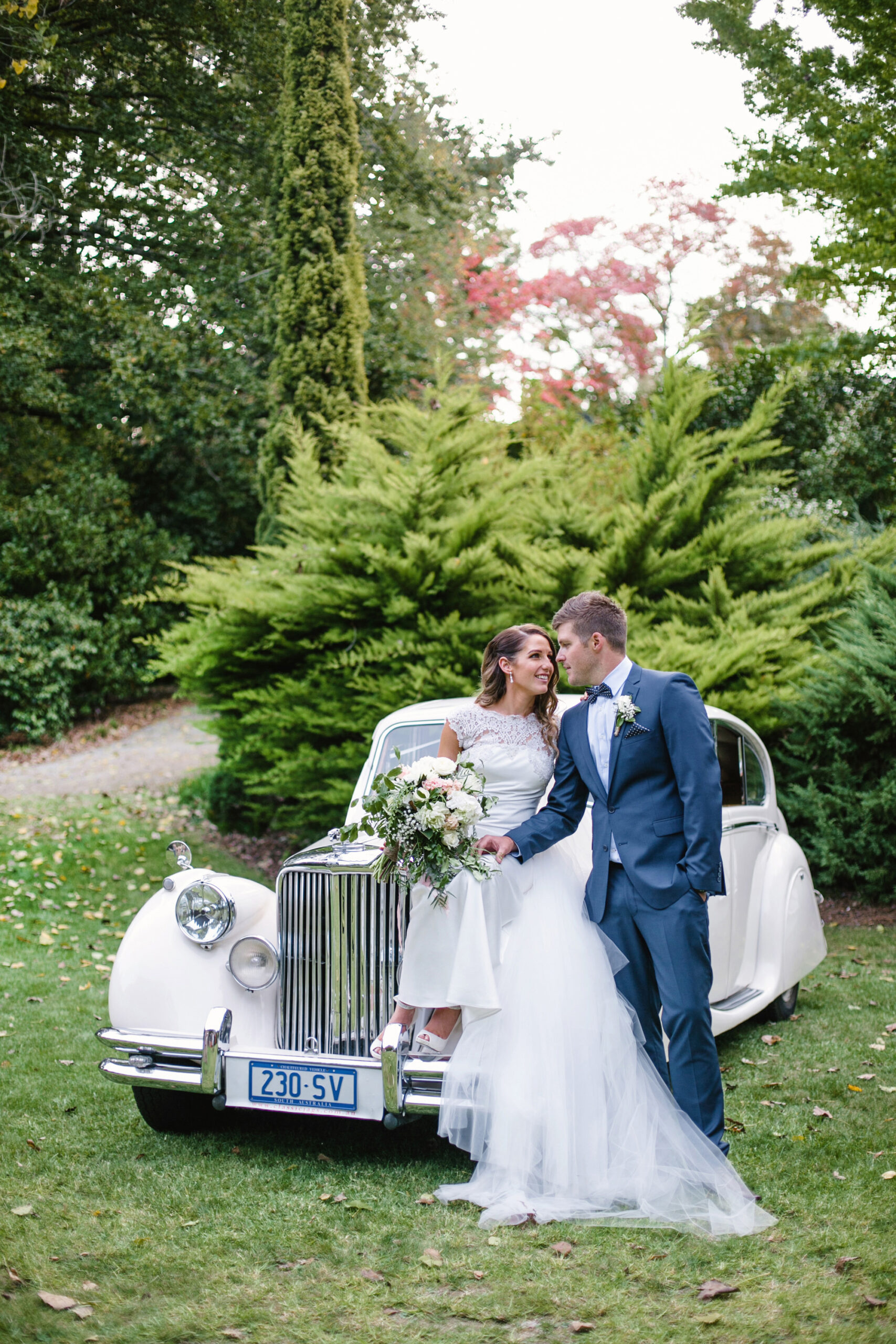 Tara_Ryan_Modern-Classic-Wedding_032