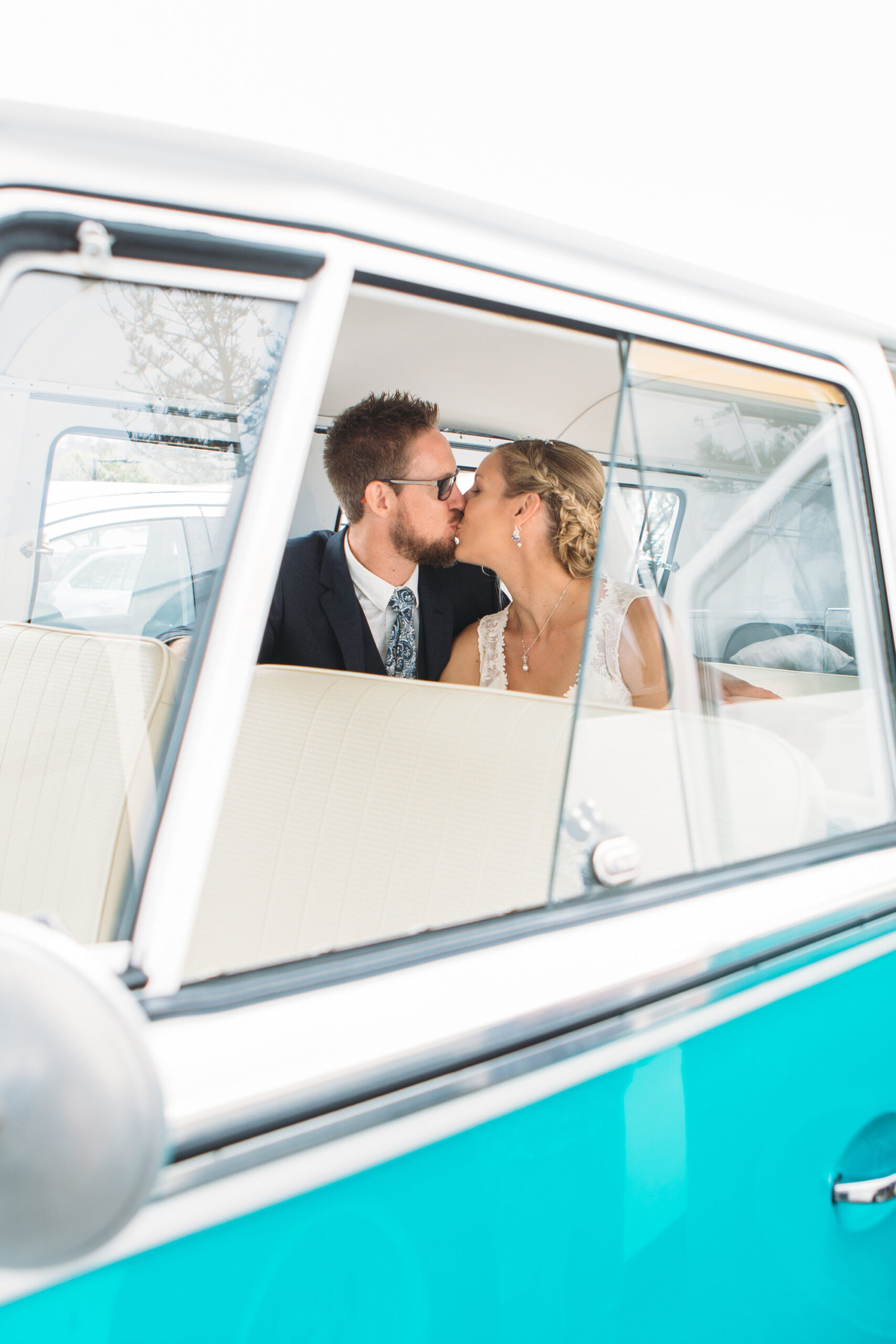 Taryn_Andrew_Vintage-Beach-Wedding-SBS_019