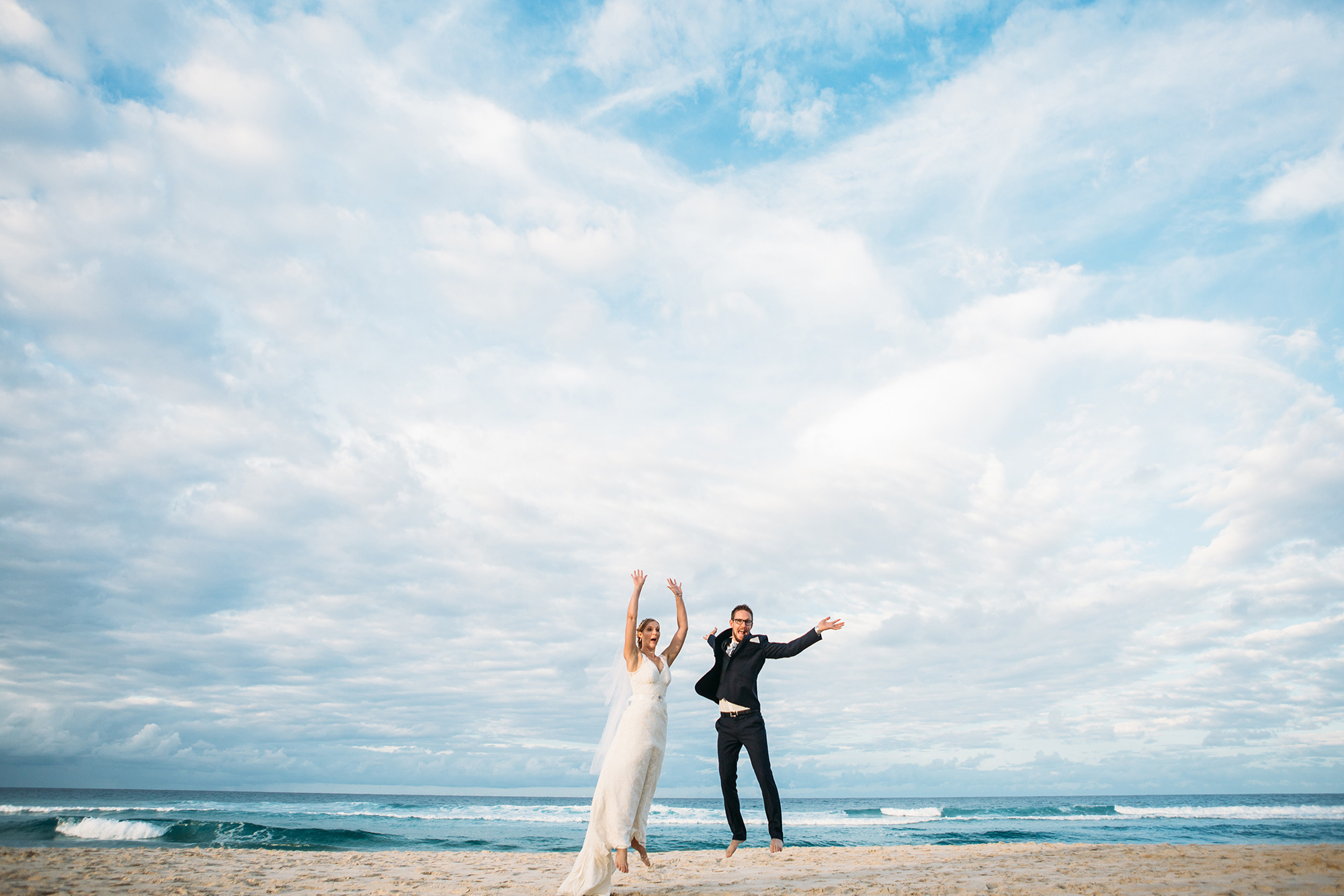 Taryn_Andrew_Vintage-Beach-Wedding_037