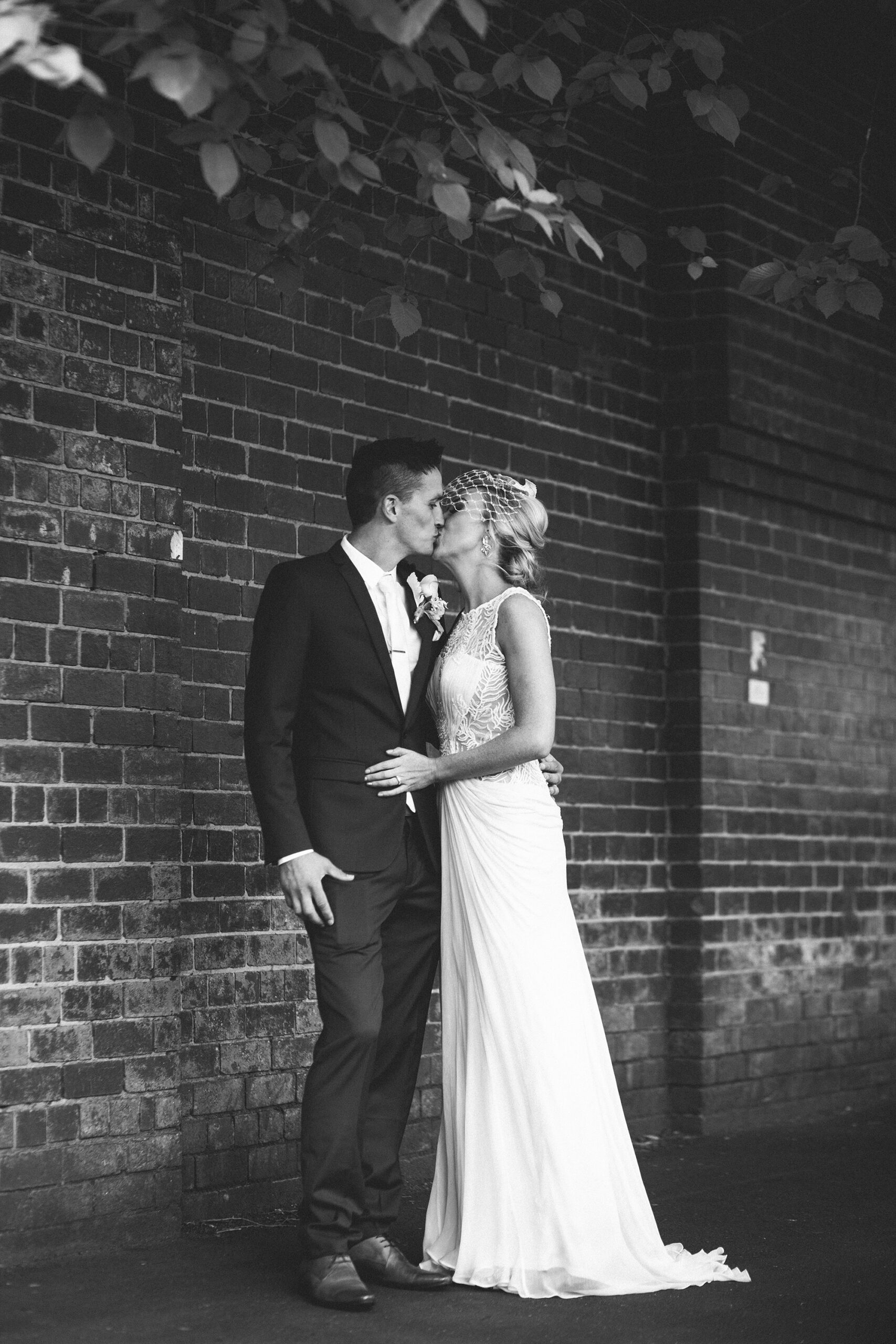 Tatum_Matt_Vintage-Wedding_SBS_006