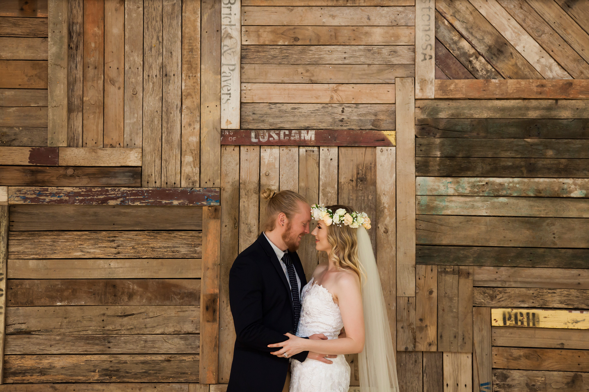 Tracey_Paul_Rustic-Vintage-Wedding_017