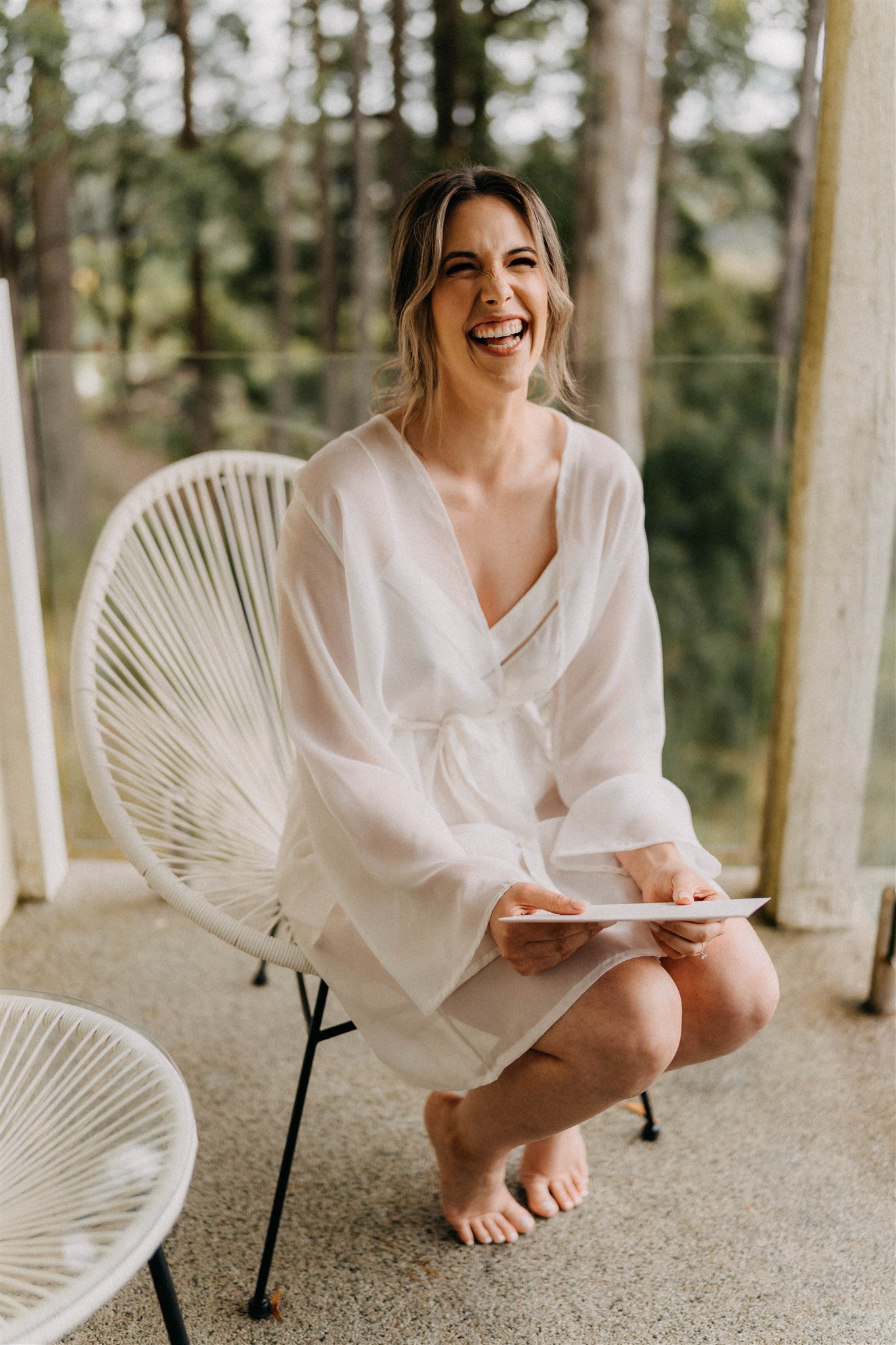 Modern romantic wedding at Yarra Ranges Estate, Victoria. Photo by Single Soul. Lauren and Damir.