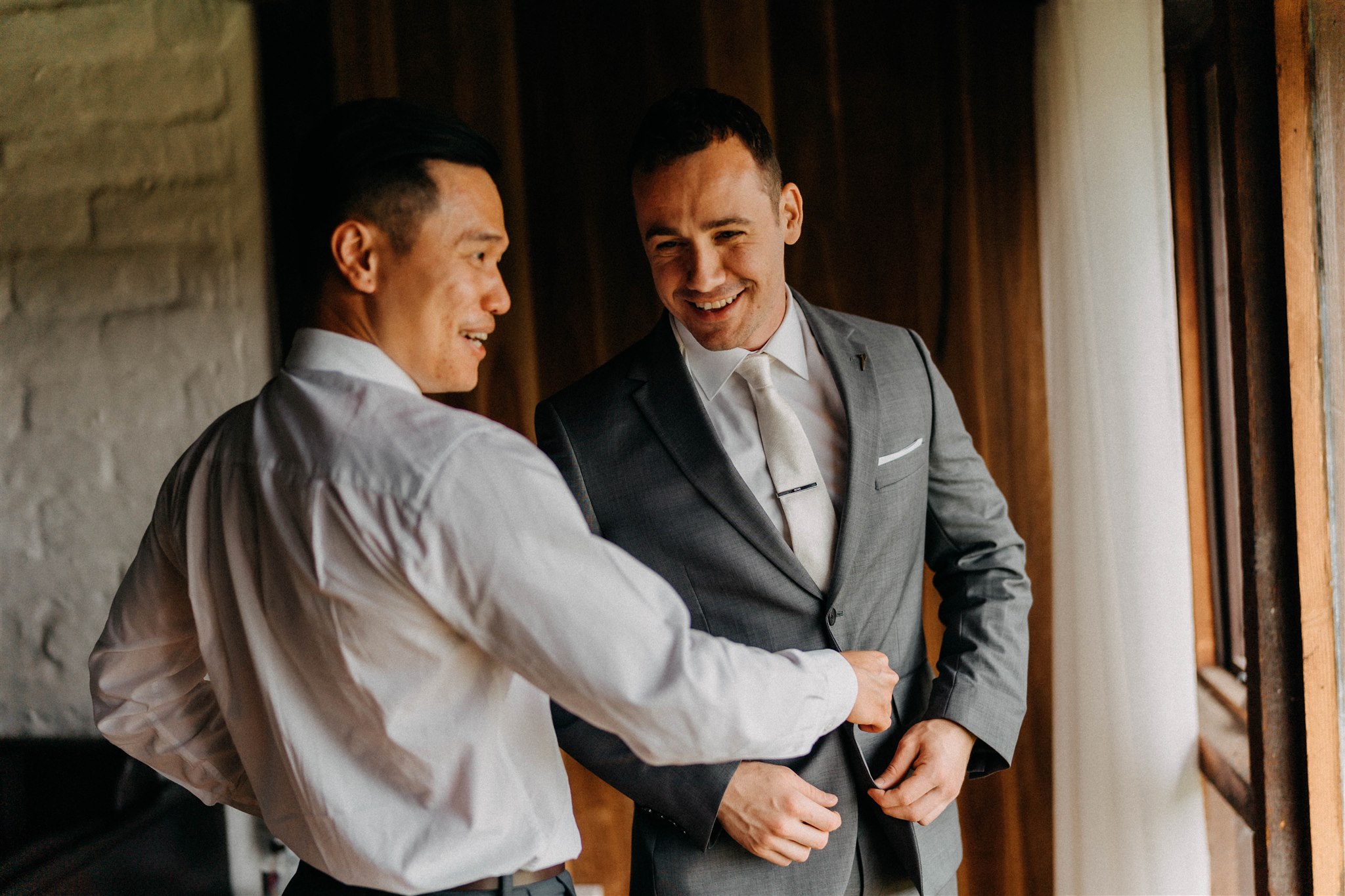 Modern romantic wedding at Yarra Ranges Estate, Victoria. Photo by Single Soul. Lauren and Damir.