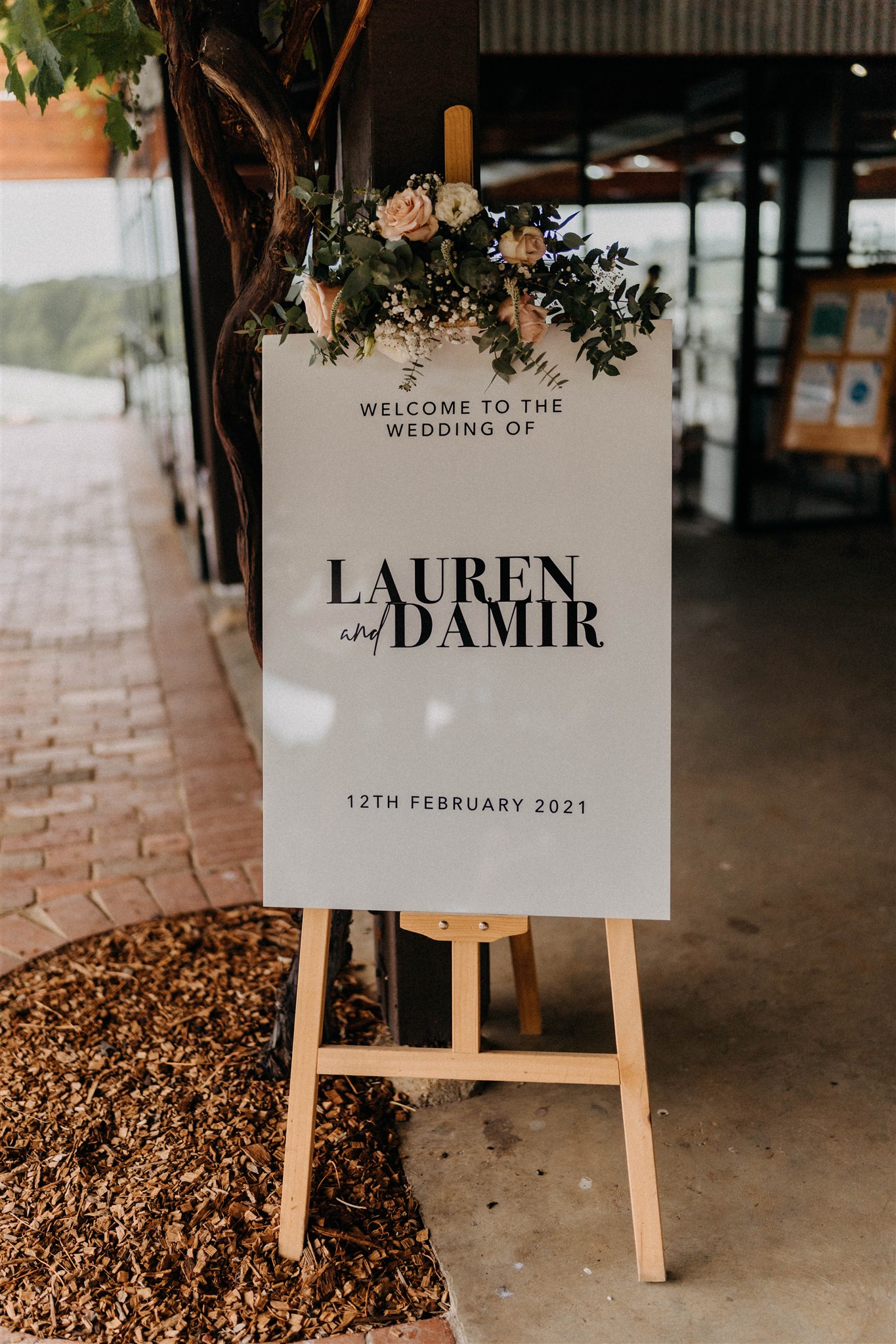 Modern romantic wedding at Yarra Ranges Estate, Victoria. Photo by Single Soul. Lauren and Damir.