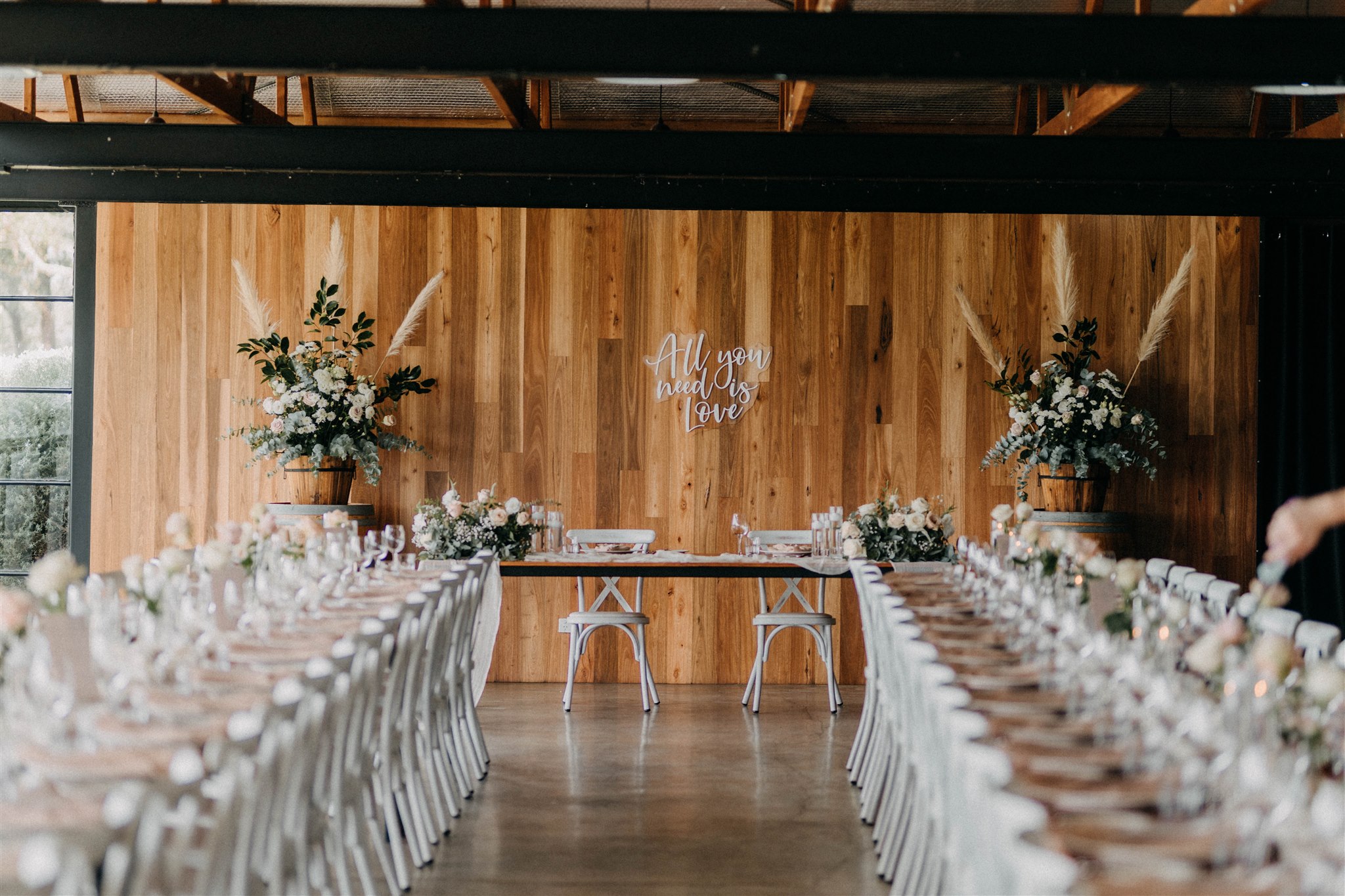 Modern romantic wedding at Yarra Ranges Estate, Victoria. Photo by Single Soul. Lauren and Damir.