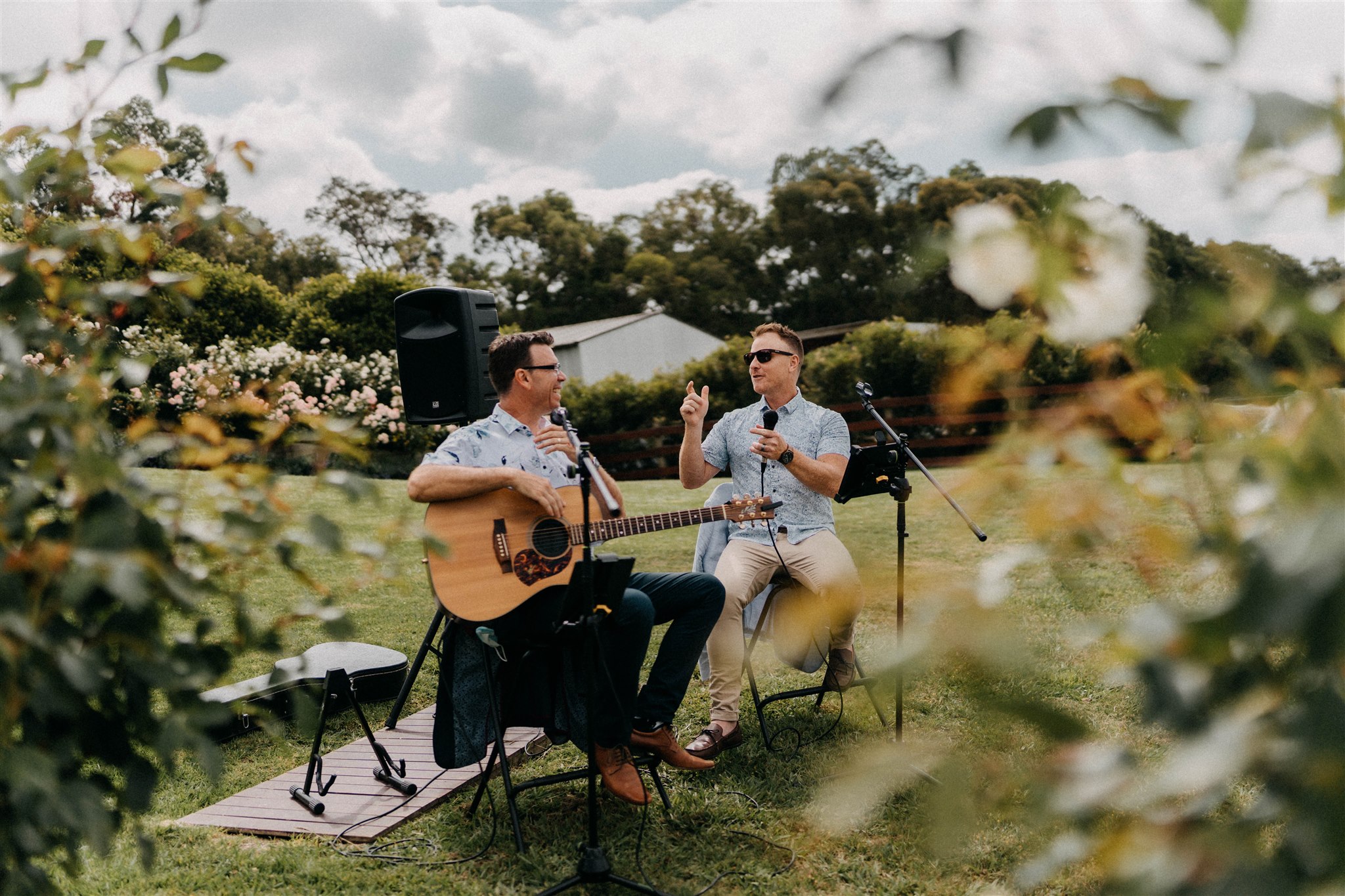 Modern romantic wedding at Yarra Ranges Estate, Victoria. Photo by Single Soul. Lauren and Damir.