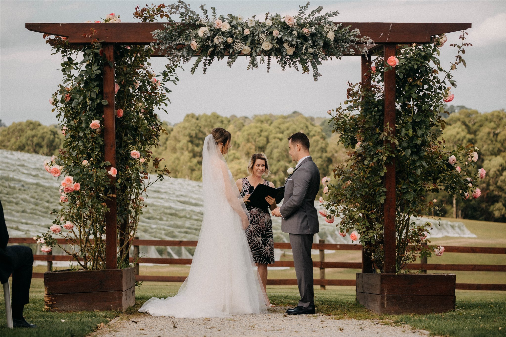 Modern romantic wedding at Yarra Ranges Estate, Victoria. Photo by Single Soul. Lauren and Damir.