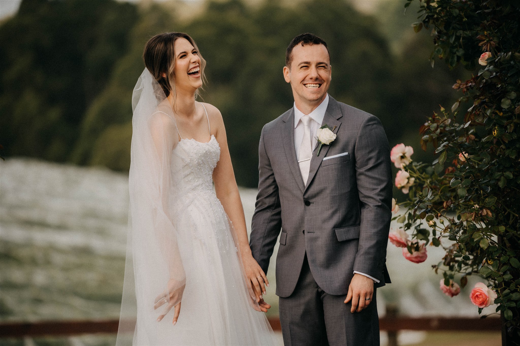 Modern romantic wedding at Yarra Ranges Estate, Victoria. Photo by Single Soul. Lauren and Damir.