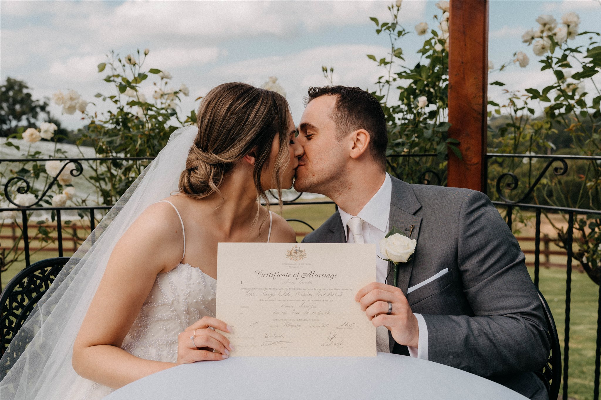 Modern romantic wedding at Yarra Ranges Estate, Victoria. Photo by Single Soul. Lauren and Damir.