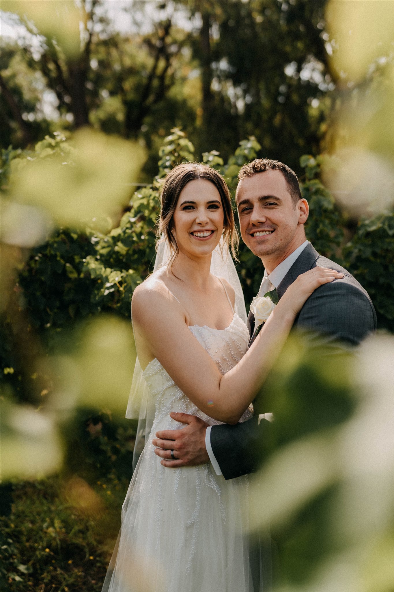 Modern romantic wedding at Yarra Ranges Estate, Victoria. Photo by Single Soul. Lauren and Damir.