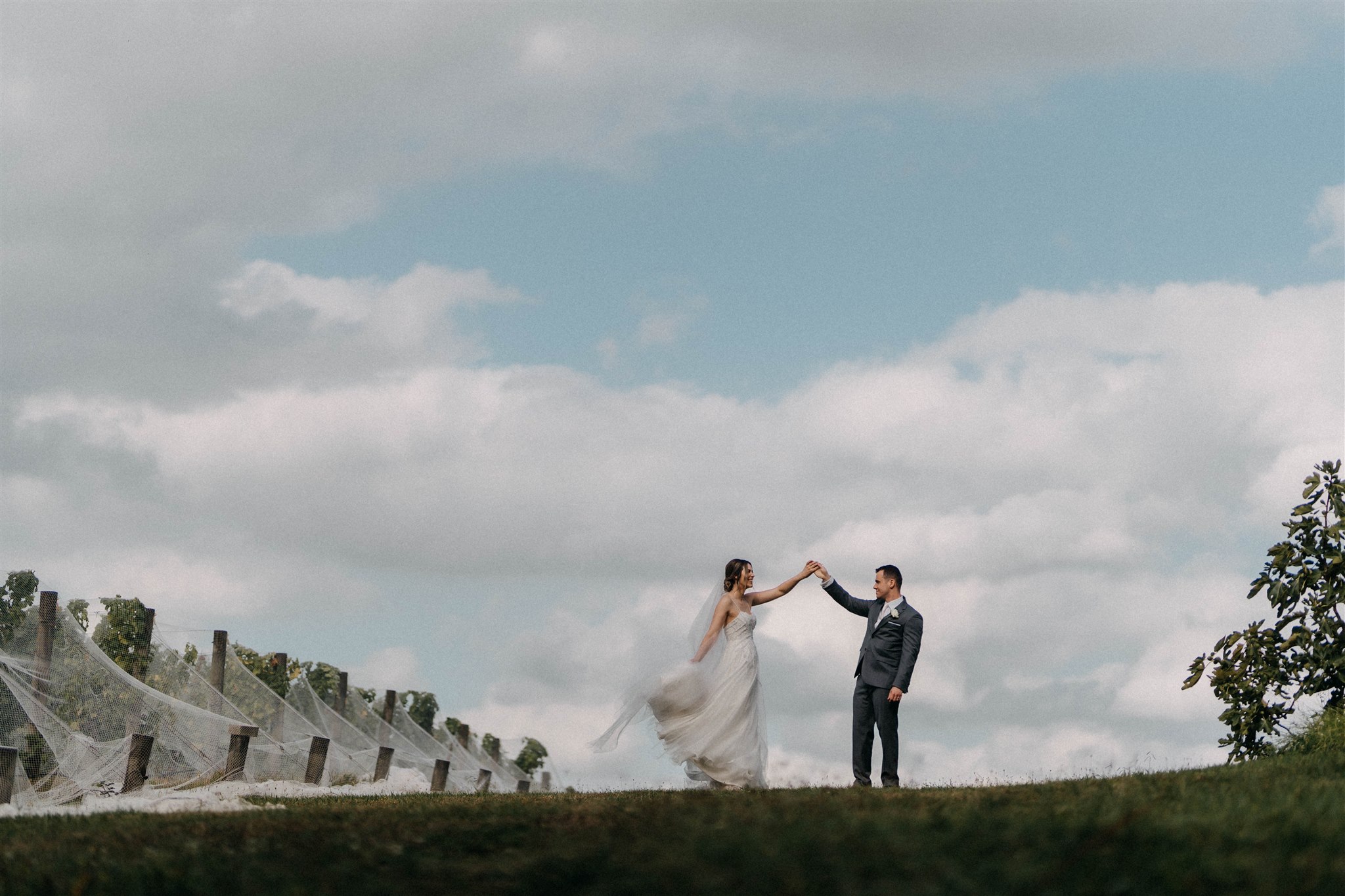 Modern romantic wedding at Yarra Ranges Estate, Victoria. Photo by Single Soul. Lauren and Damir.