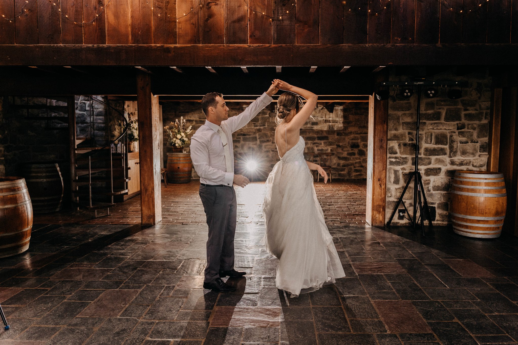 Modern romantic wedding at Yarra Ranges Estate, Victoria. Photo by Single Soul. Lauren and Damir.