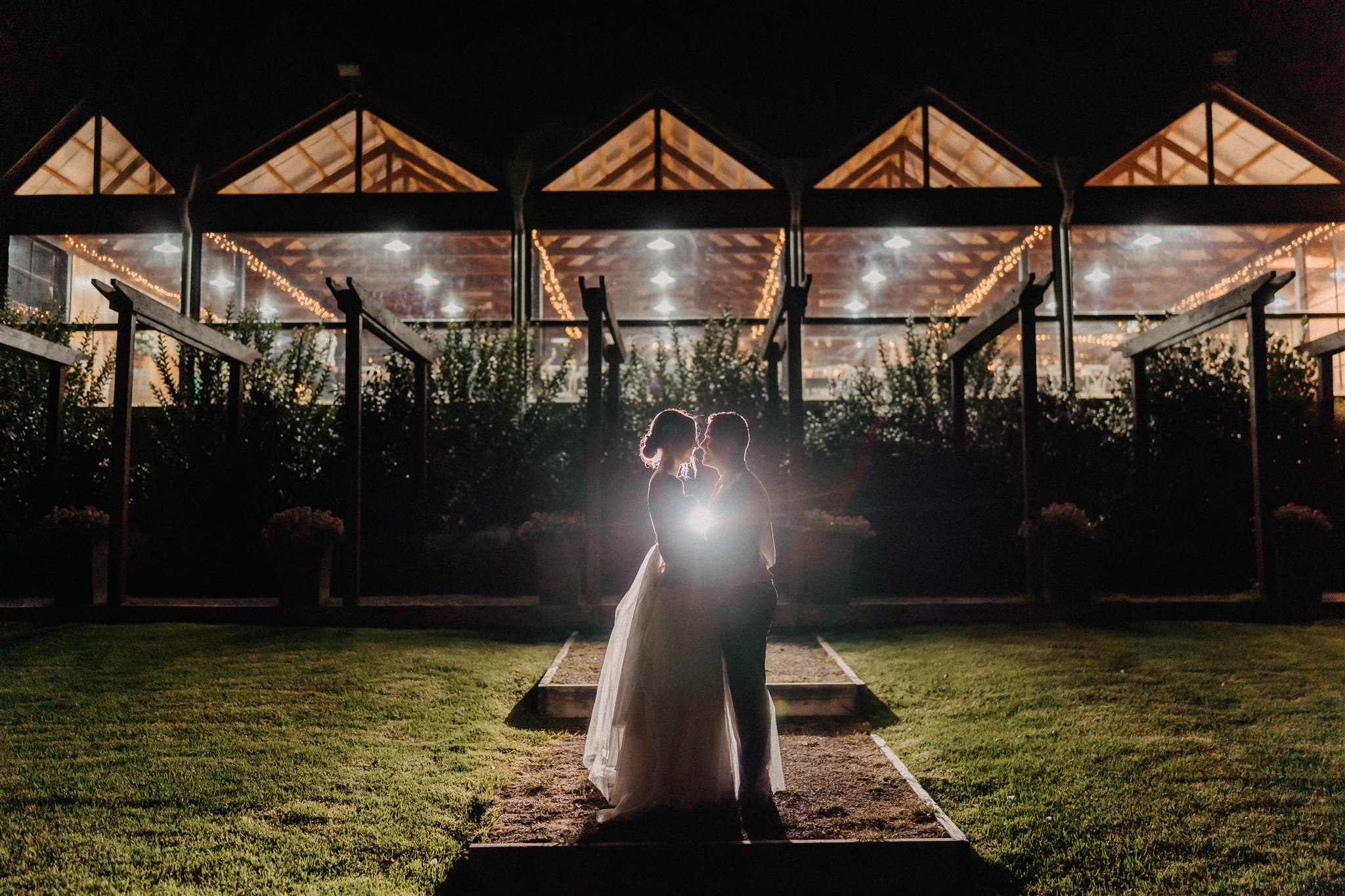 Modern romantic wedding at Yarra Ranges Estate, Victoria. Photo by Single Soul. Lauren and Damir.