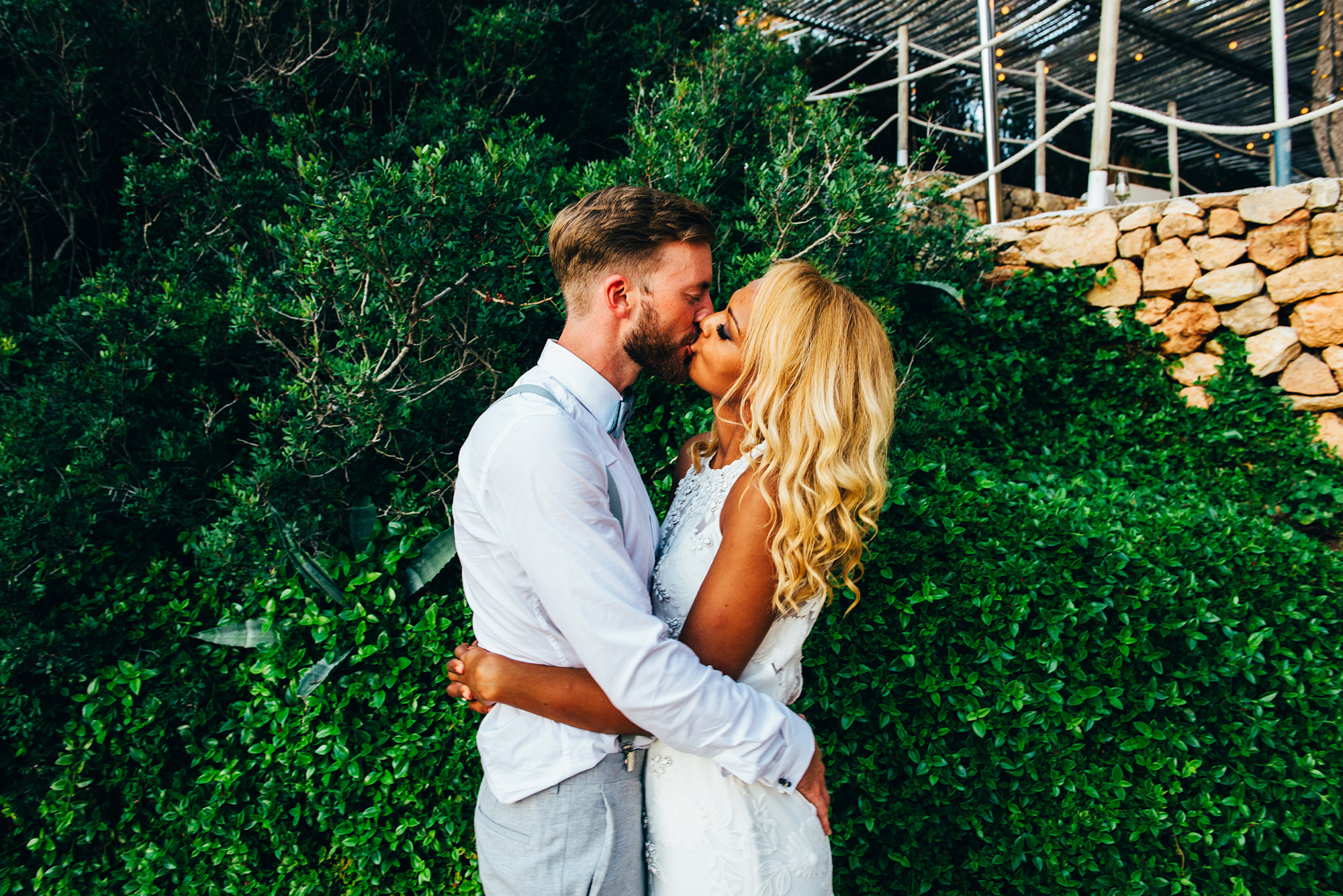 Agee_Mat_Simple-Bohemian-Beach-Wedding_Allison-Dewey-Photography_032