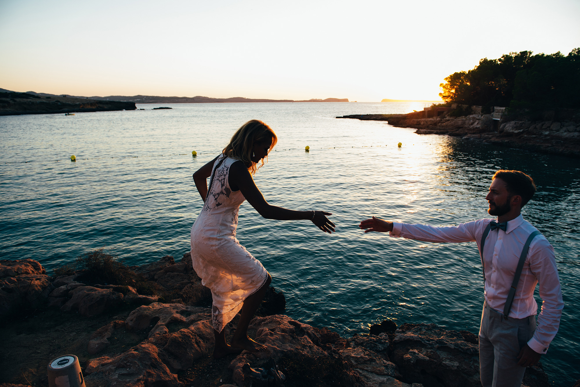 Agee_Mat_Simple-Bohemian-Beach-Wedding_Allison-Dewey-Photography_035