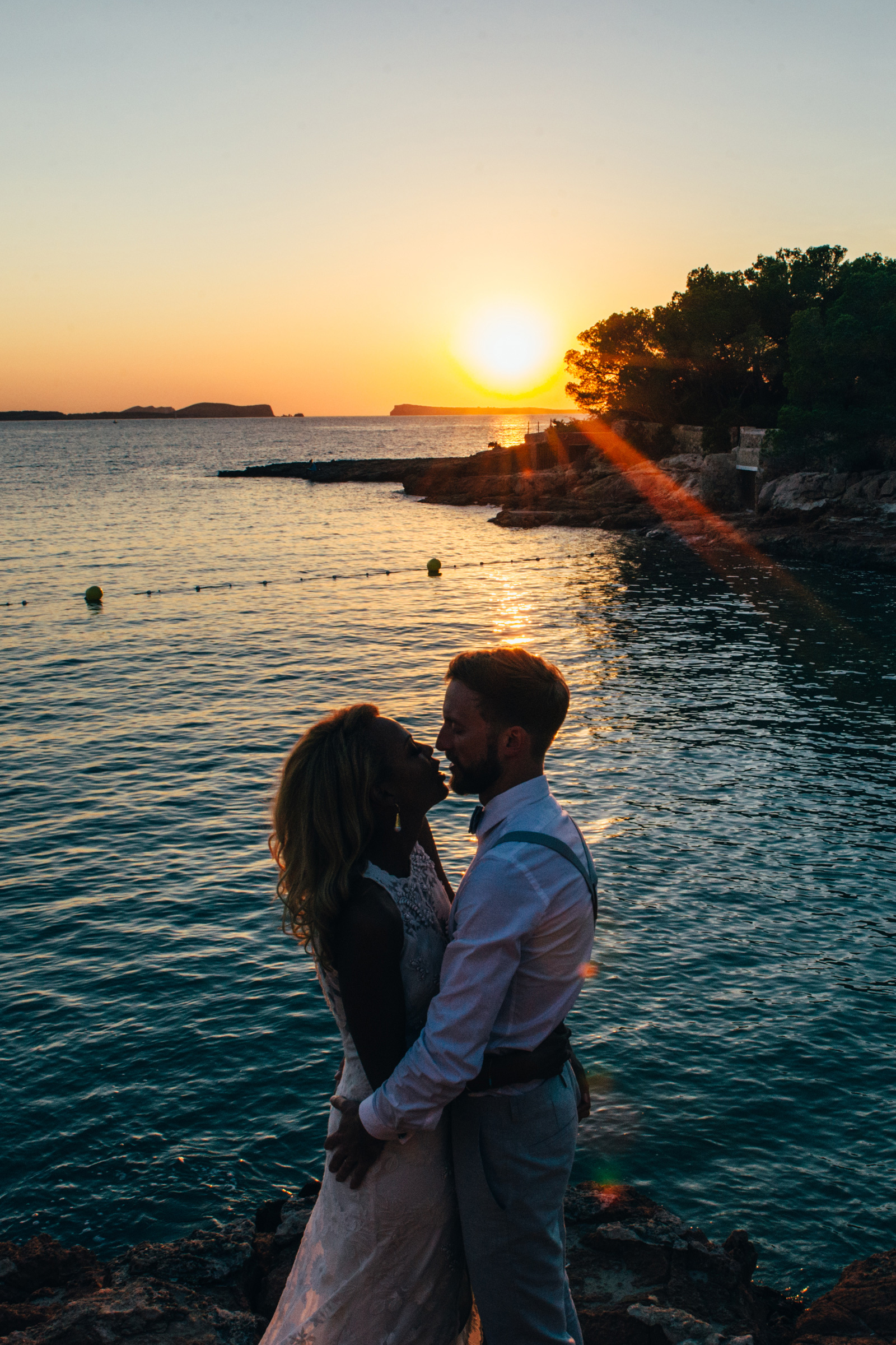 Agee_Mat_Simple-Bohemian-Beach-Wedding_Allison-Dewey-Photography_SBS_024