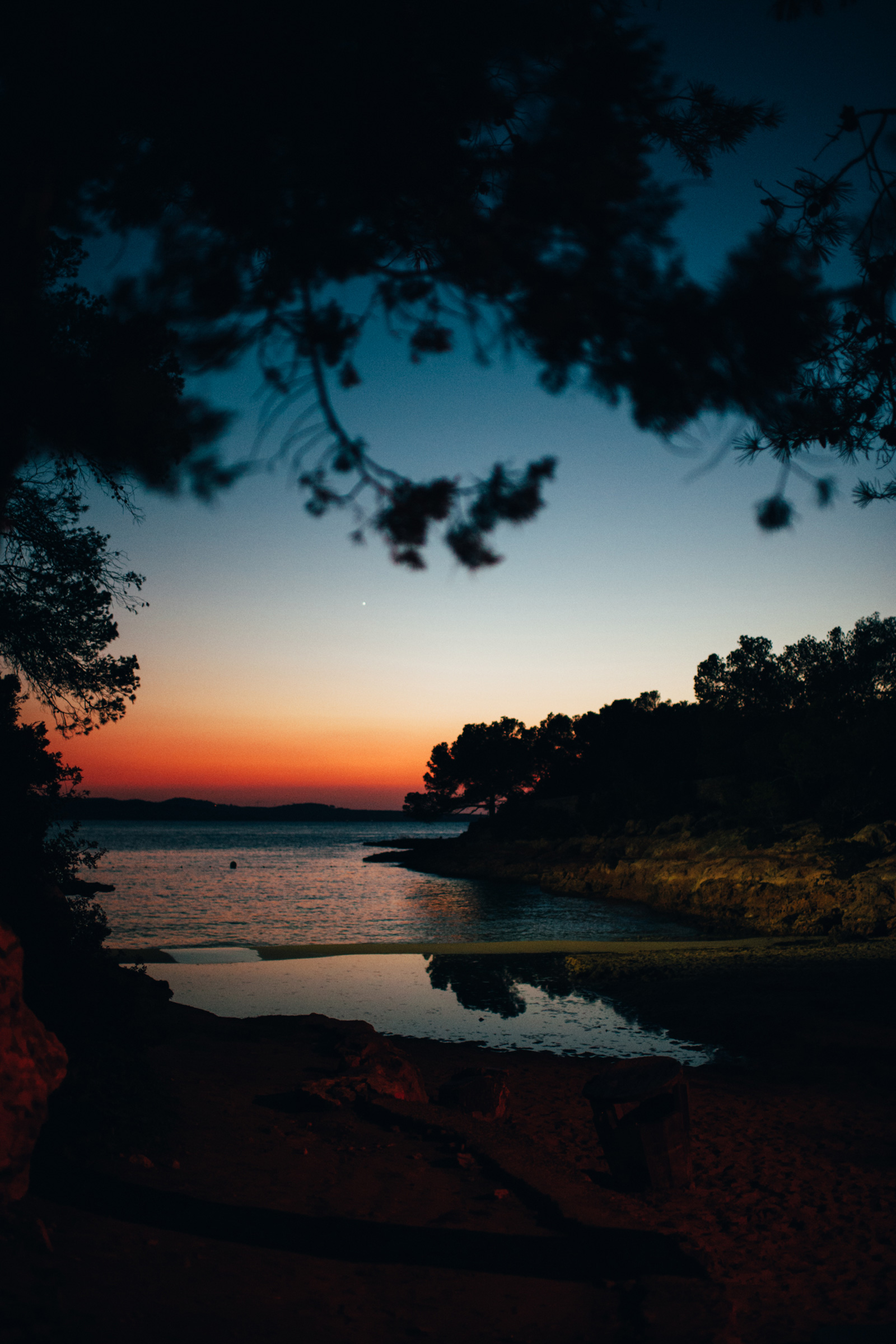 Agee_Mat_Simple-Bohemian-Beach-Wedding_Allison-Dewey-Photography_SBS_028