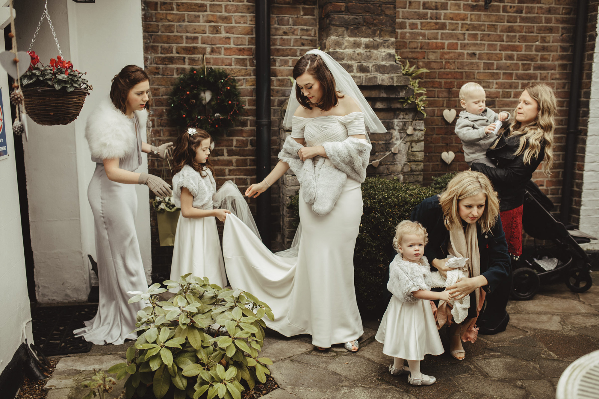 Alice_Daniel_Elegant-Winter-Wedding_Green-Antlers-Photography_010