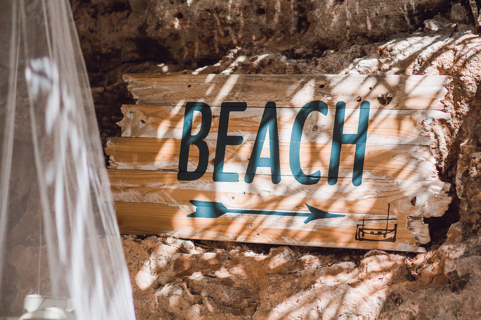 Amy_Peter_Boho-Beach-Wedding_Rebecca-Claire-Jackson-Photography_014