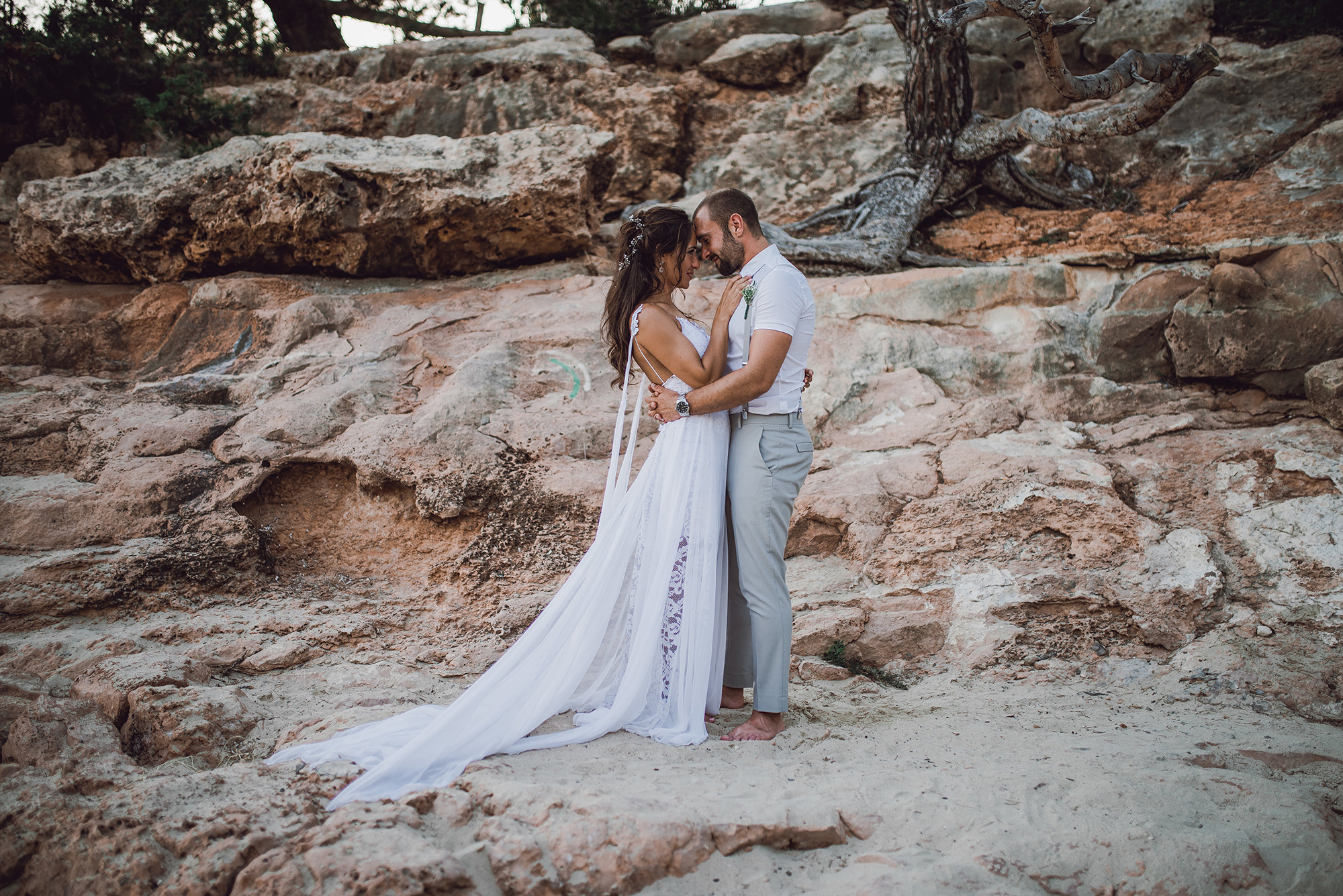 Amy_Peter_Boho-Beach-Wedding_Rebecca-Claire-Jackson-Photography_035