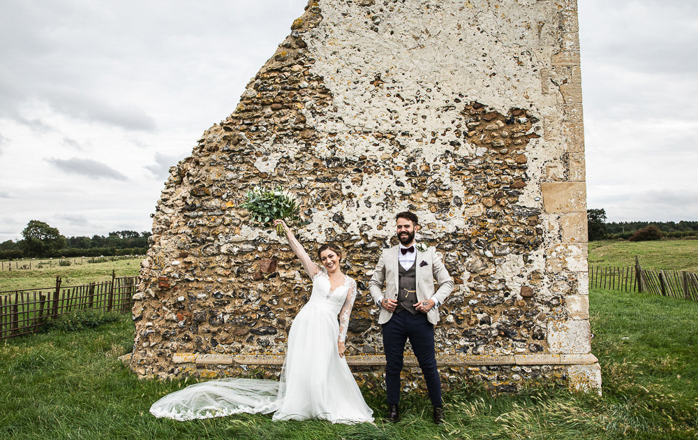 Ashleigh James Bohemian Barn Wedding Lorna Newman Photography 039