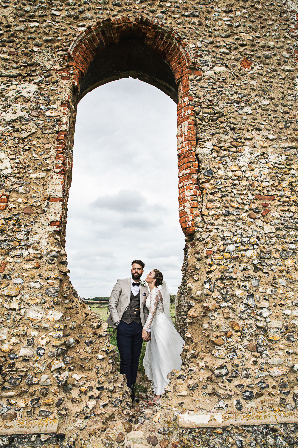 Ashleigh James Bohemian Barn Wedding Lorna Newman Photography SBS 004