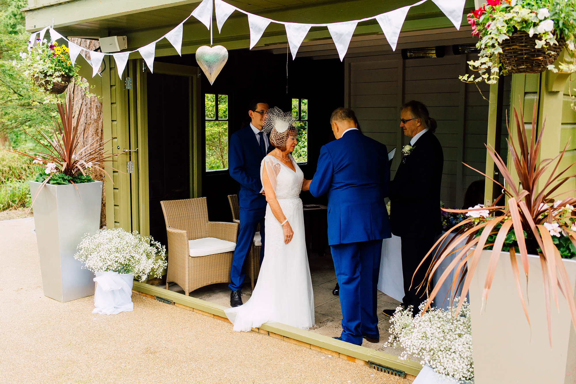 Carol_Paul_Relaxed-Country-Wedding_017