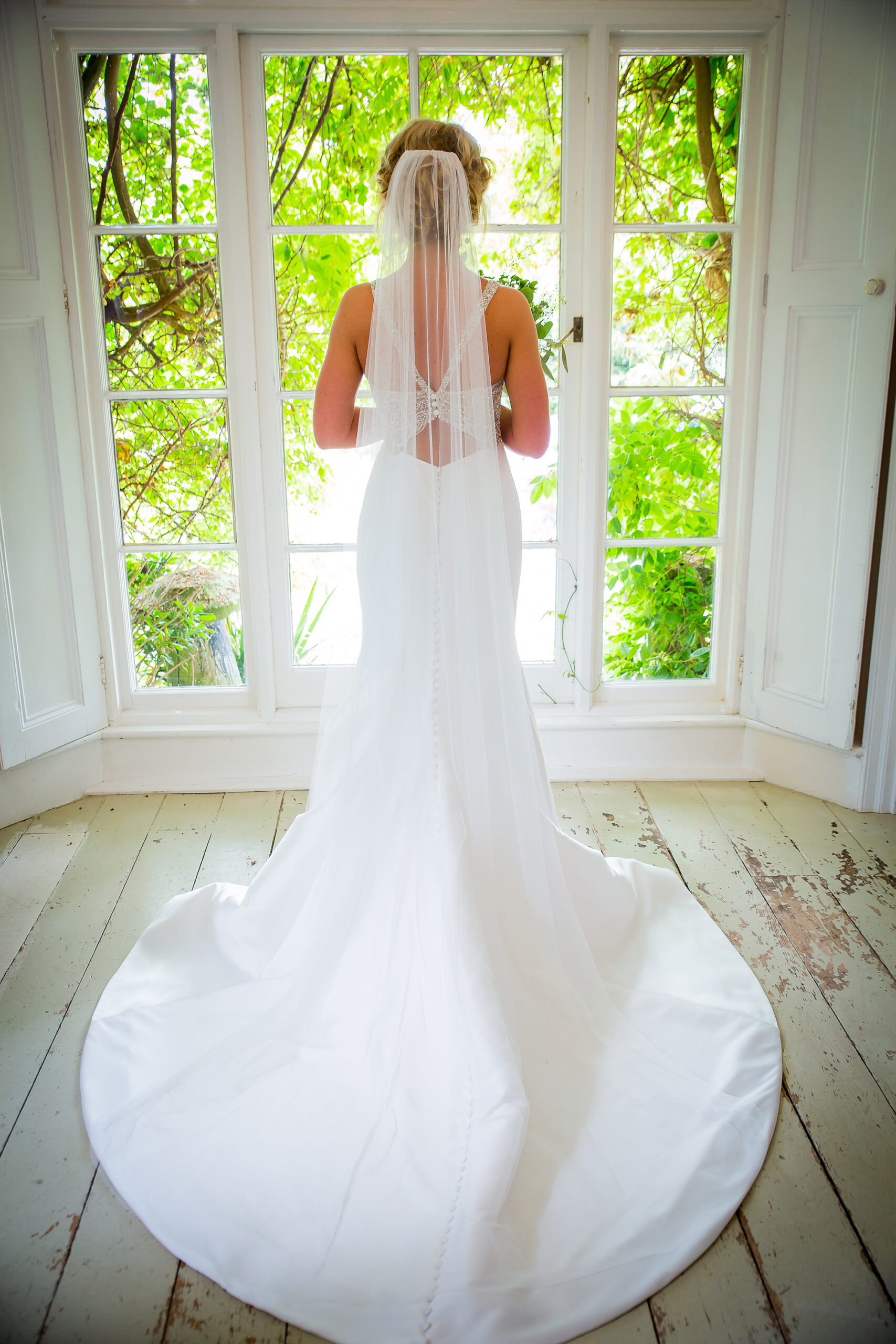 Cat Matt Relaxed Barn Wedding Nicholas Rogers Photography 014 scaled