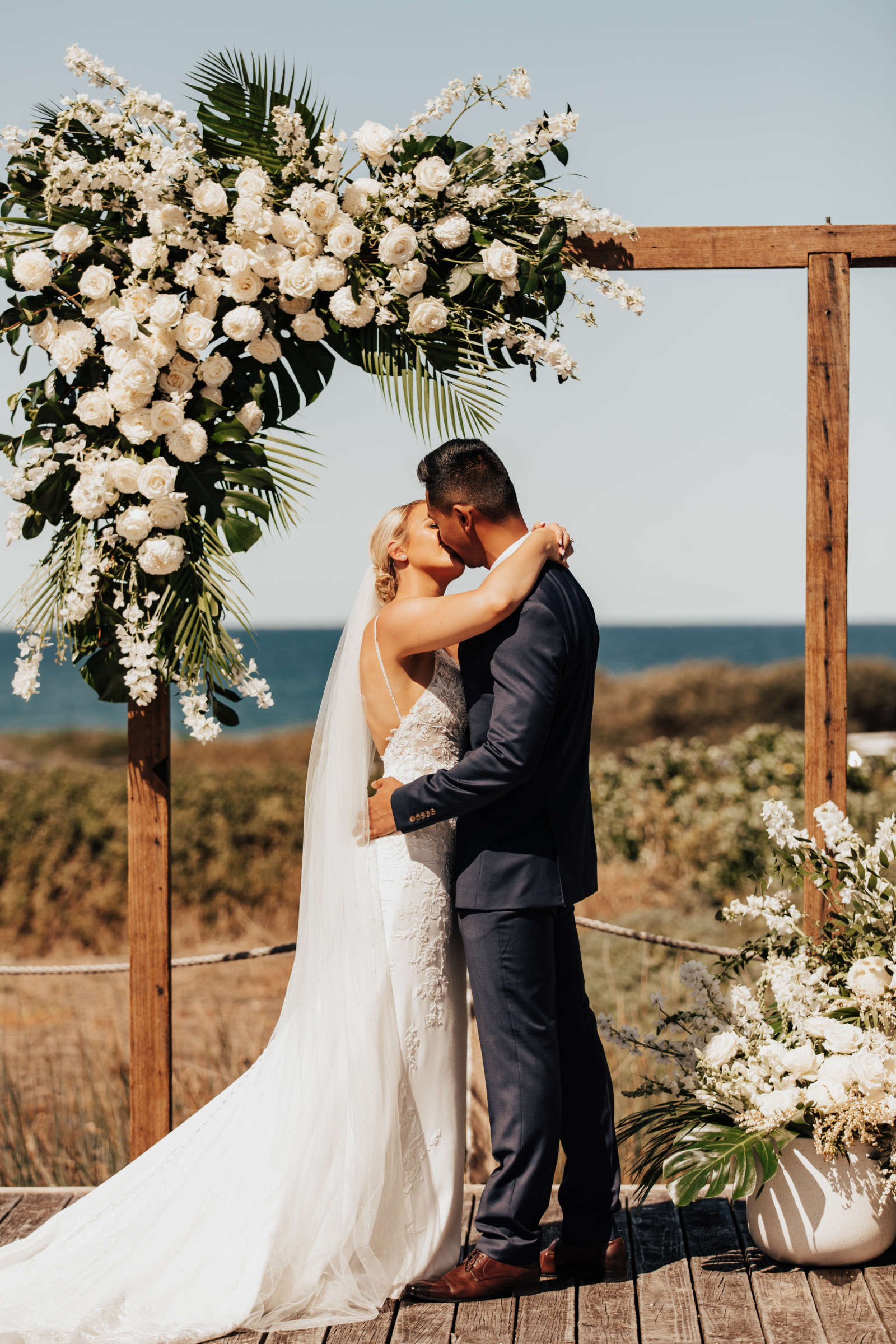 Luxe coastal wedding for Maddi and Dan at Caves Coastal Bar & Bungalows near Newcastle, NSW. Images by Tatiana Rose Photography.