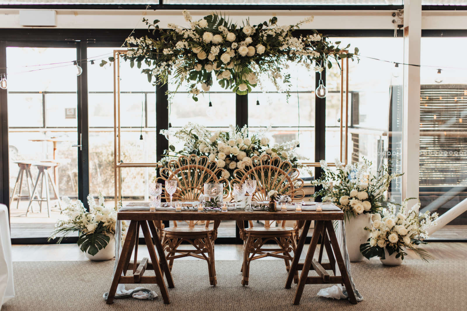 Luxe coastal wedding for Maddi and Dan at Caves Coastal Bar & Bungalows near Newcastle, NSW. Images by Tatiana Rose Photography.